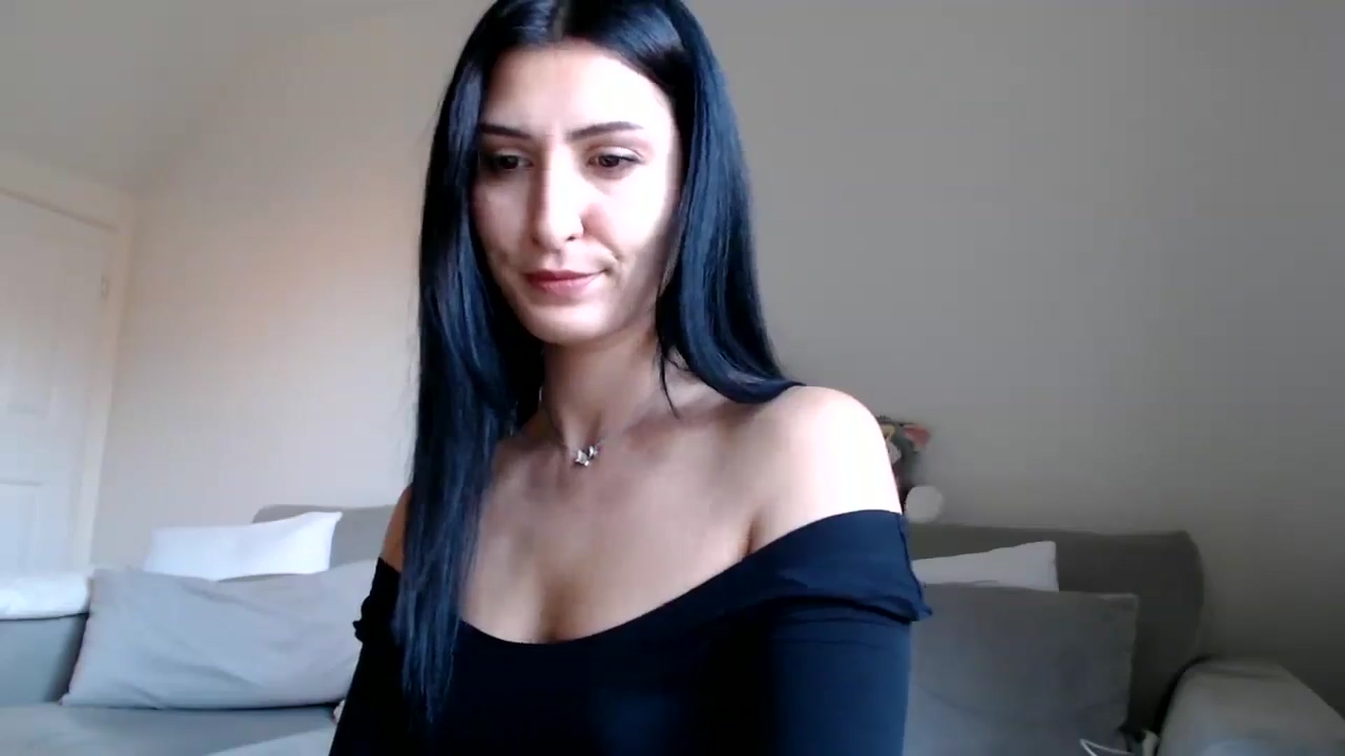 Gallery image thumbnail from Yara_77's myfreecams stream on, 12/02/2025, 12:42 image 13 of 20