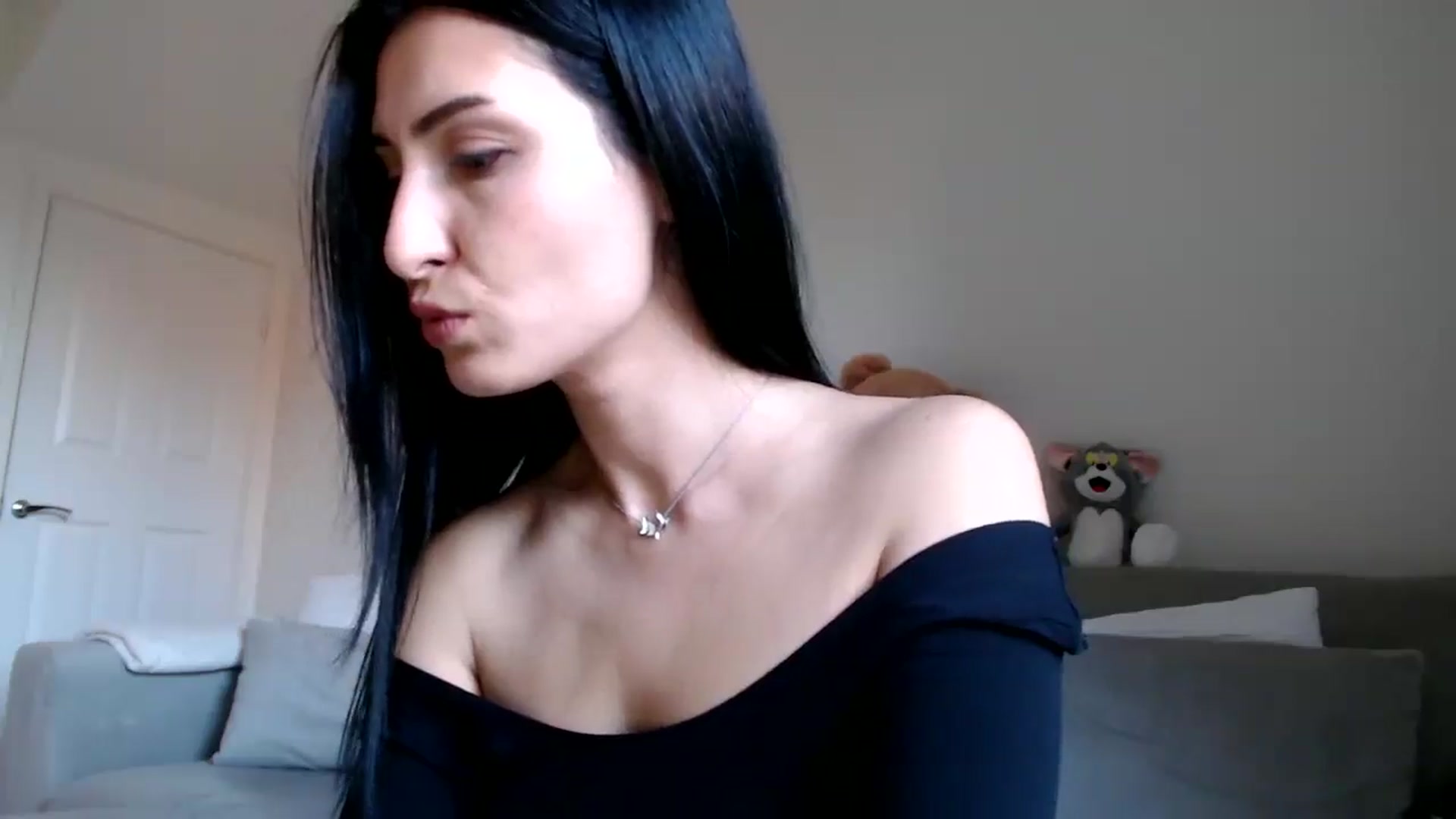 Gallery image thumbnail from Yara_77's myfreecams stream on, 12/02/2025, 12:42 image 2 of 20