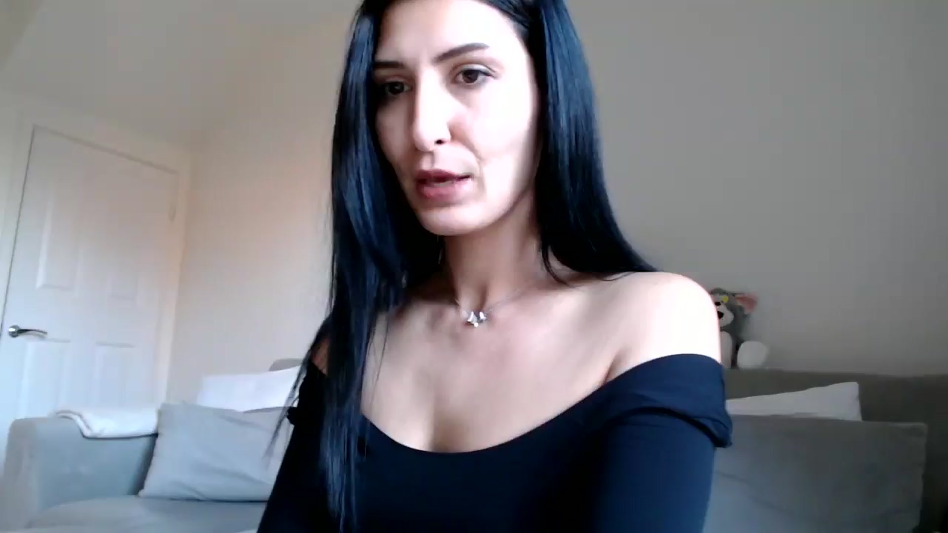 Gallery image thumbnail from Yara_77's myfreecams stream on, 12/02/2025, 12:42 image 5 of 20