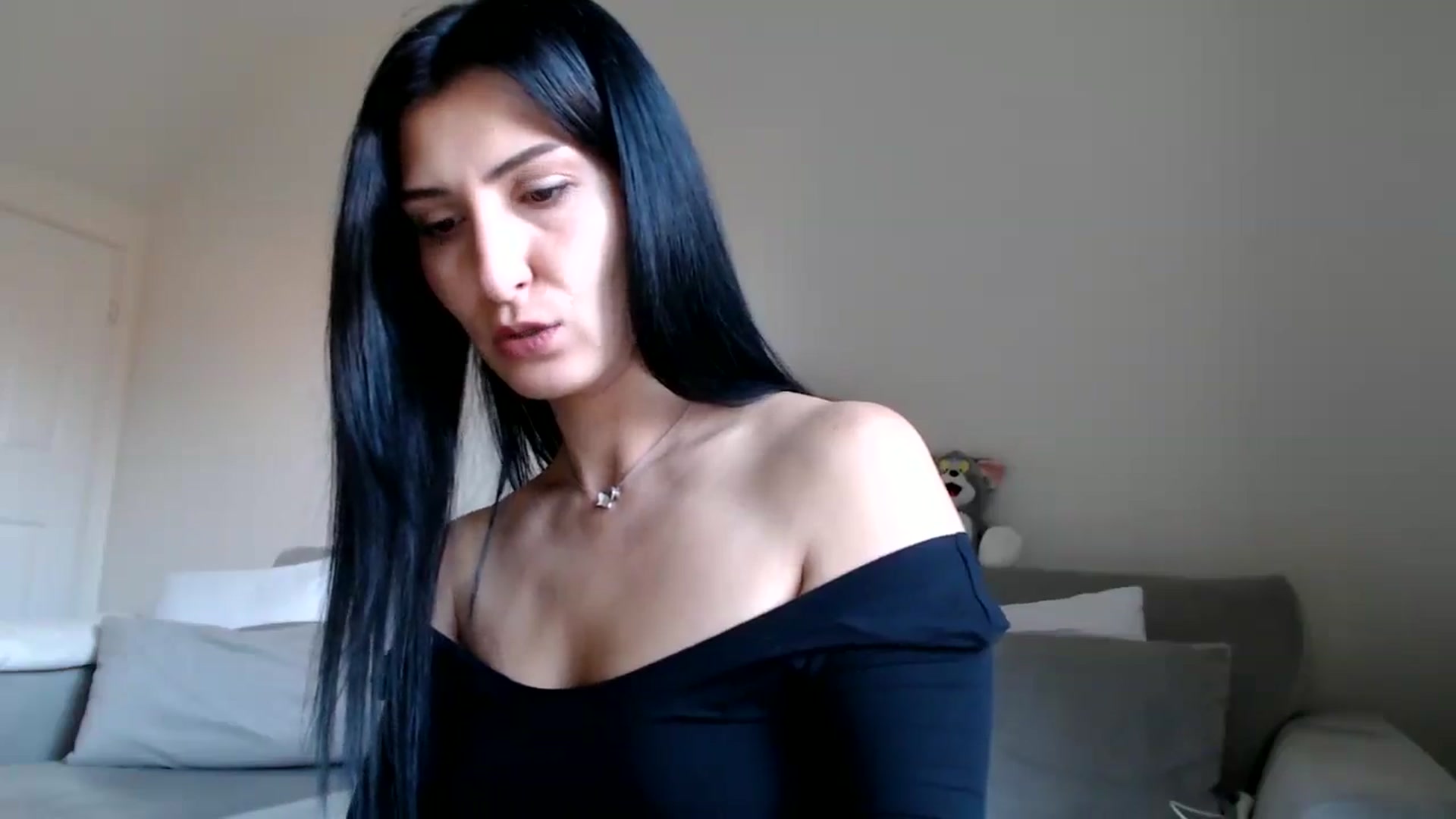 Gallery image thumbnail from Yara_77's myfreecams stream on, 12/02/2025, 12:42 image 19 of 20