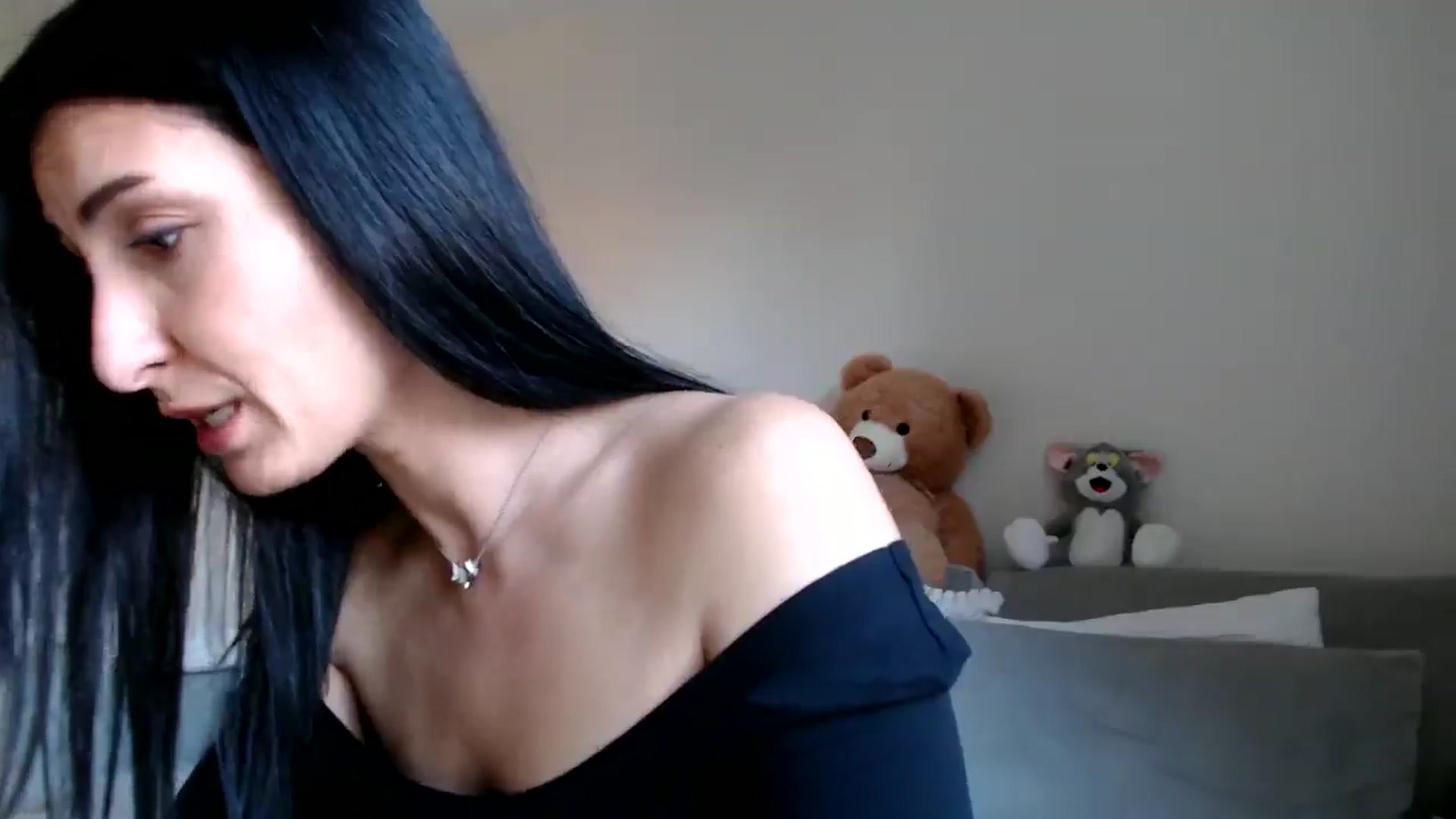 Gallery image thumbnail from Yara_77's myfreecams stream on, 12/02/2025, 12:42 image 4 of 20
