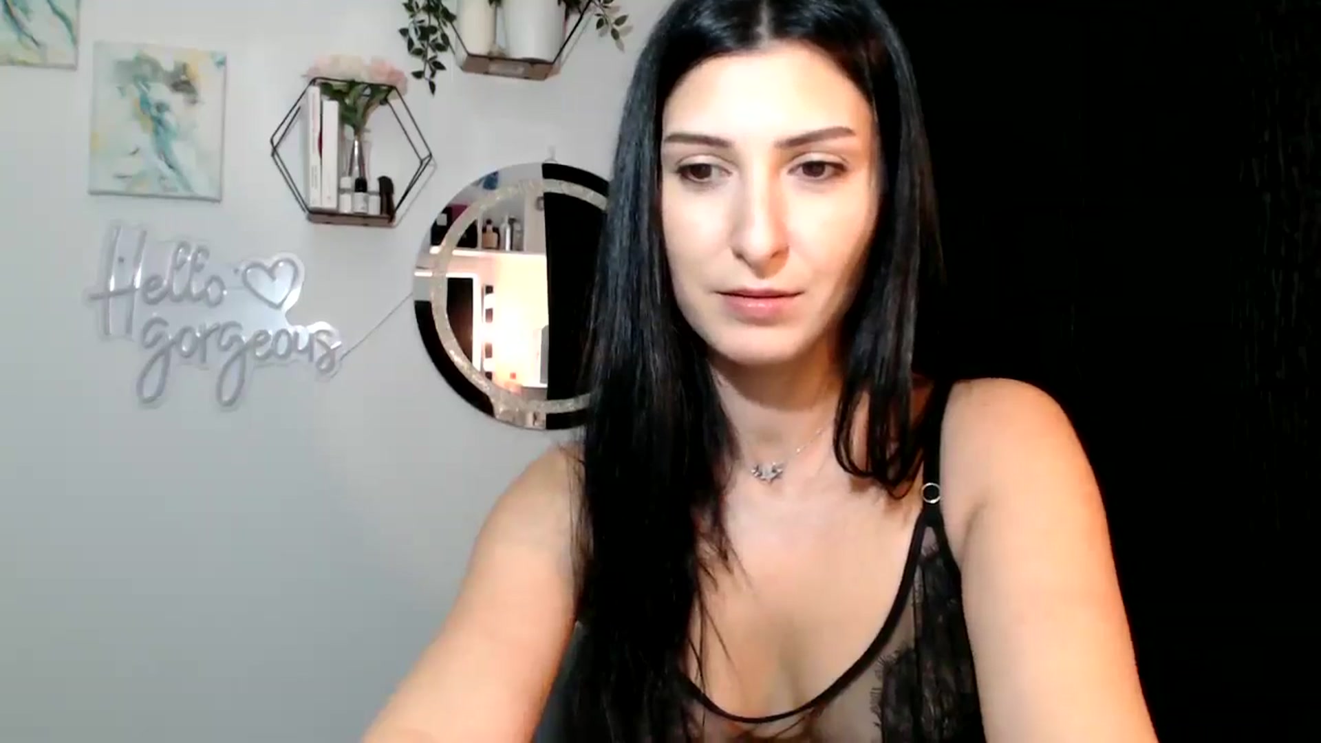 Gallery image thumbnail from Yara_77's myfreecams stream on, 12/05/2025, 13:56 image 9 of 20