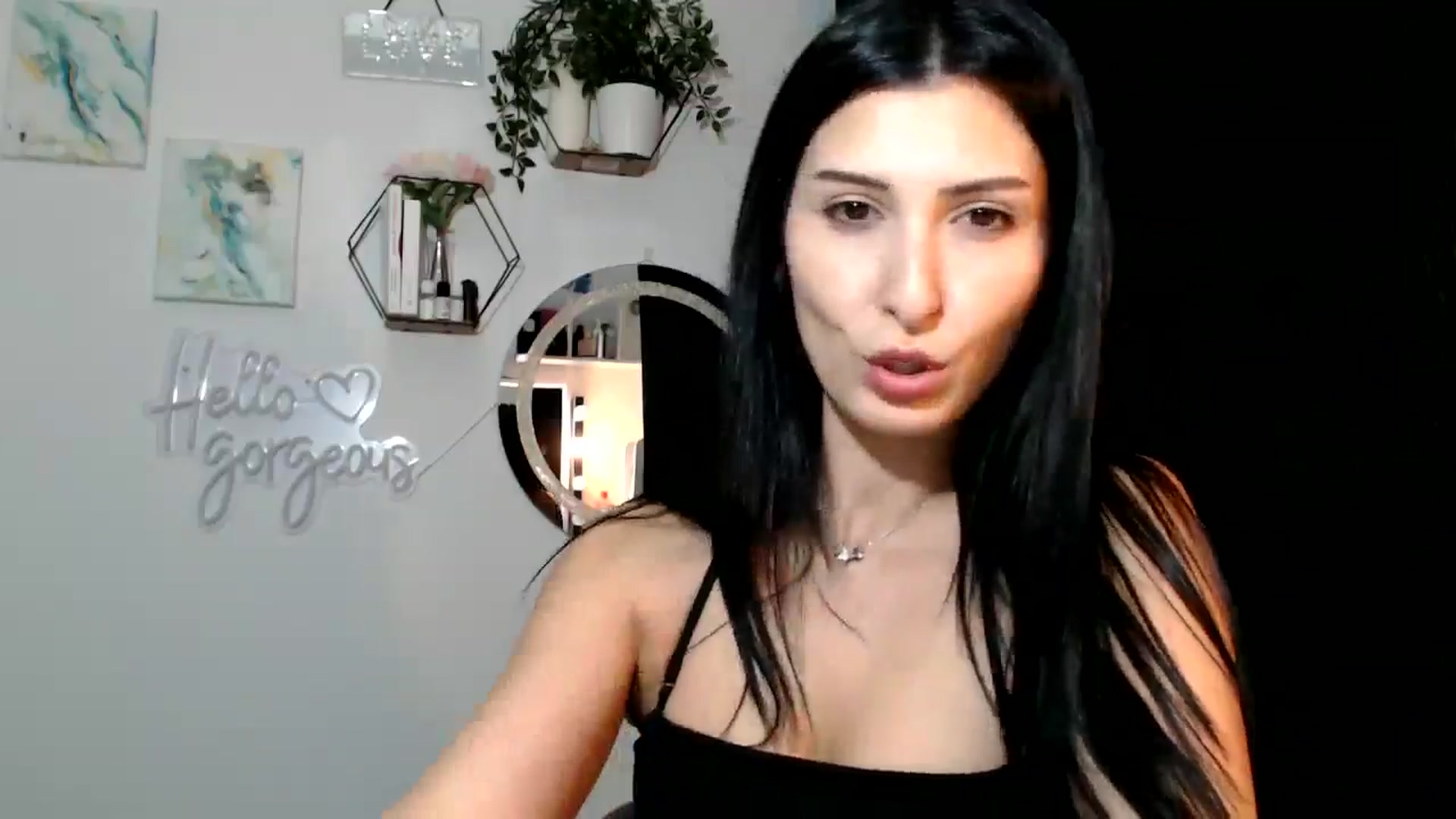 Gallery image thumbnail from Yara_77's myfreecams stream on, 12/05/2025, 14:18 image 13 of 20