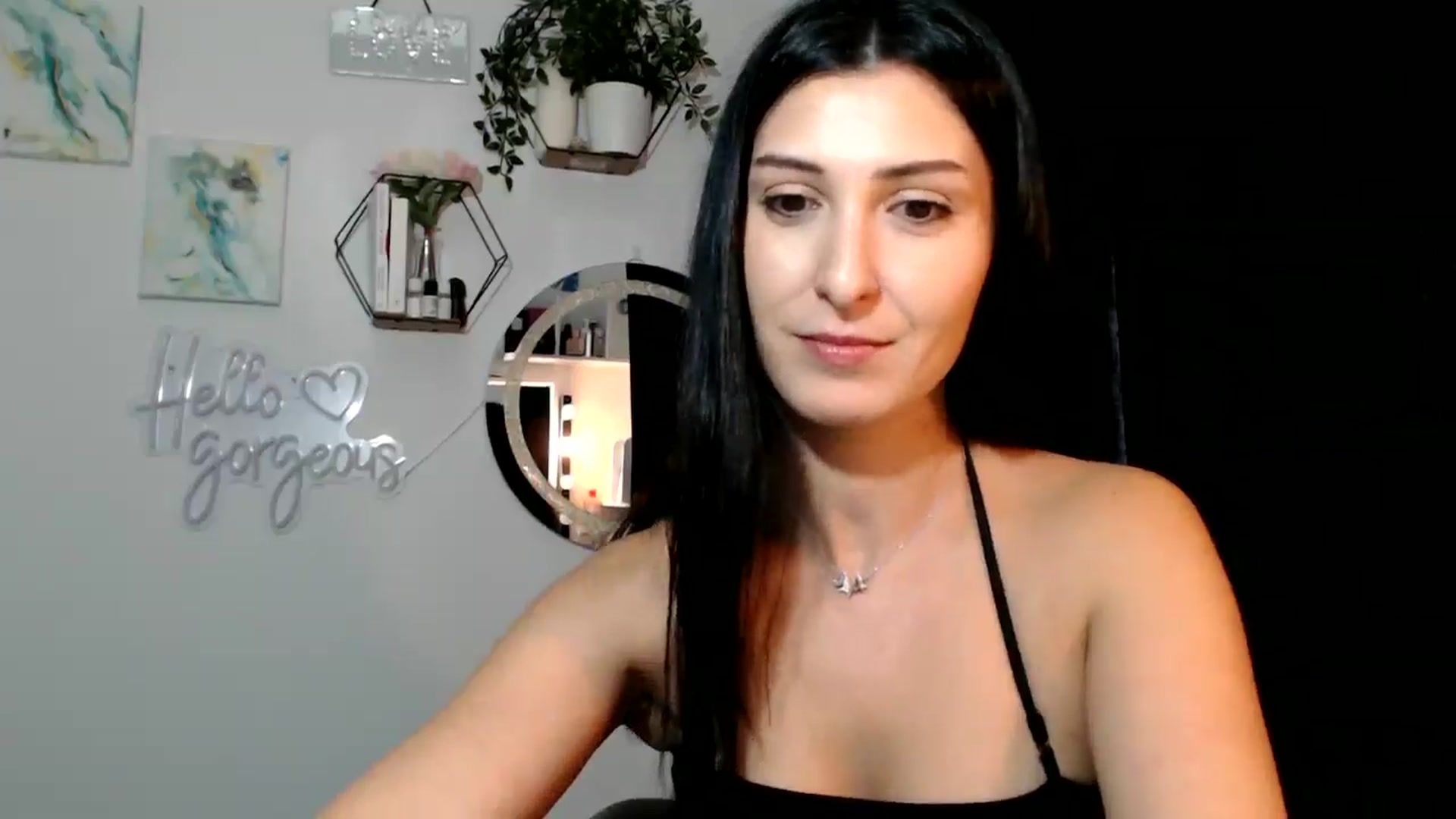 Gallery image thumbnail from Yara_77's myfreecams stream on, 12/05/2025, 14:18 image 4 of 20