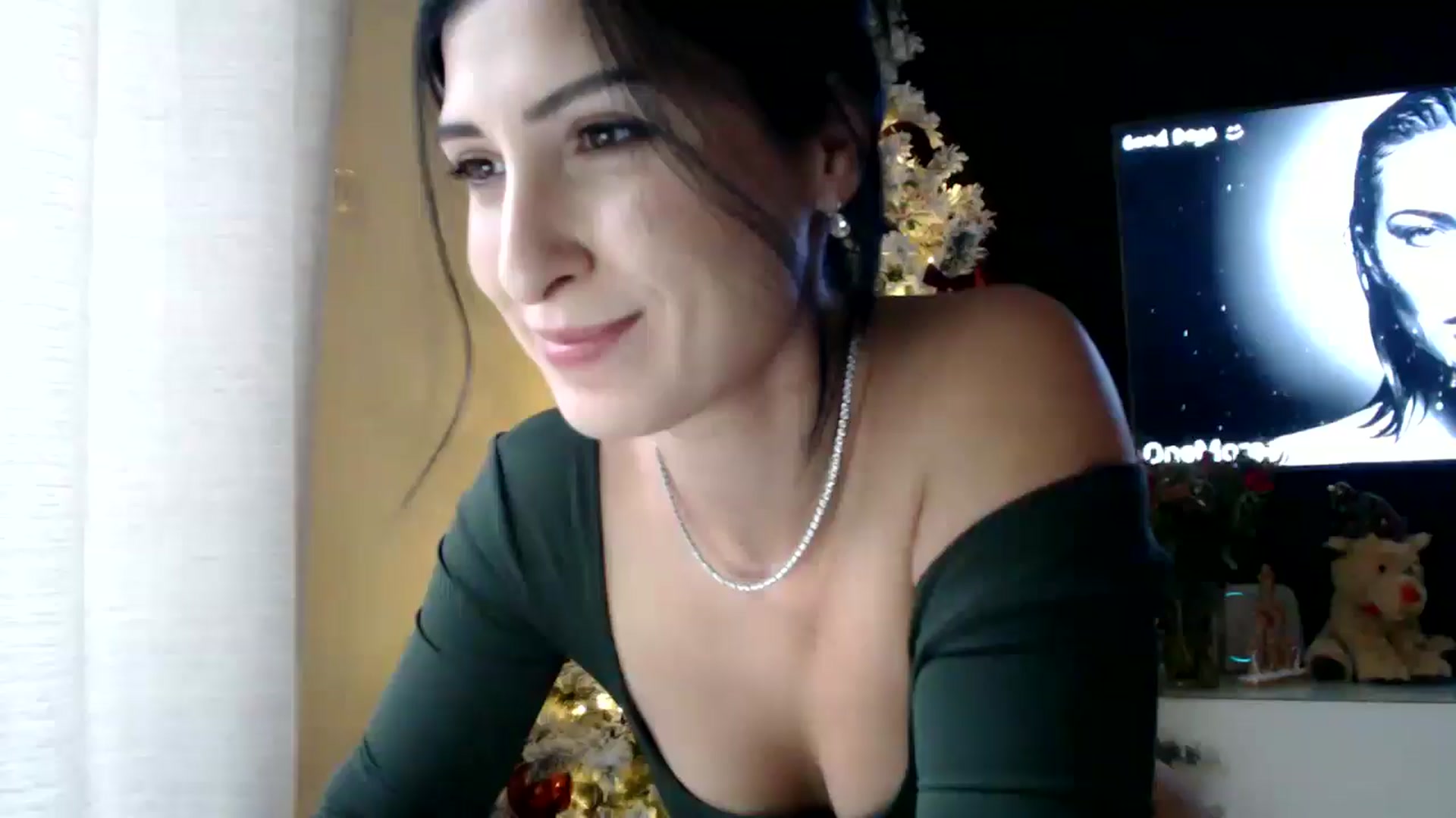 Gallery image thumbnail from Yara_77's myfreecams stream on, 12/07/2025, 15:25 image 15 of 20