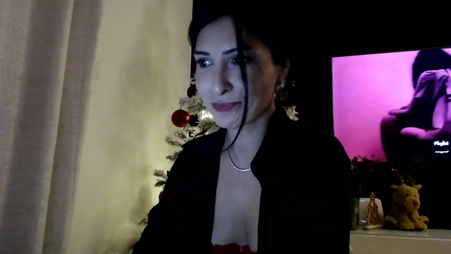 Gallery image thumbnail from Yara_77's myfreecams stream on, 12/07/2025, 17:17 image 5 of 20