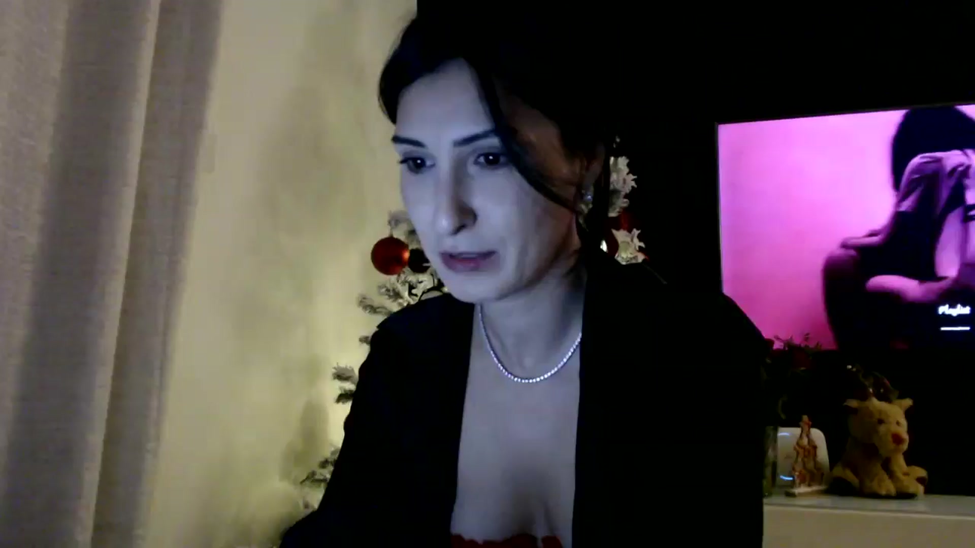 Gallery image thumbnail from Yara_77's myfreecams stream on, 12/07/2025, 17:17 image 1 of 20