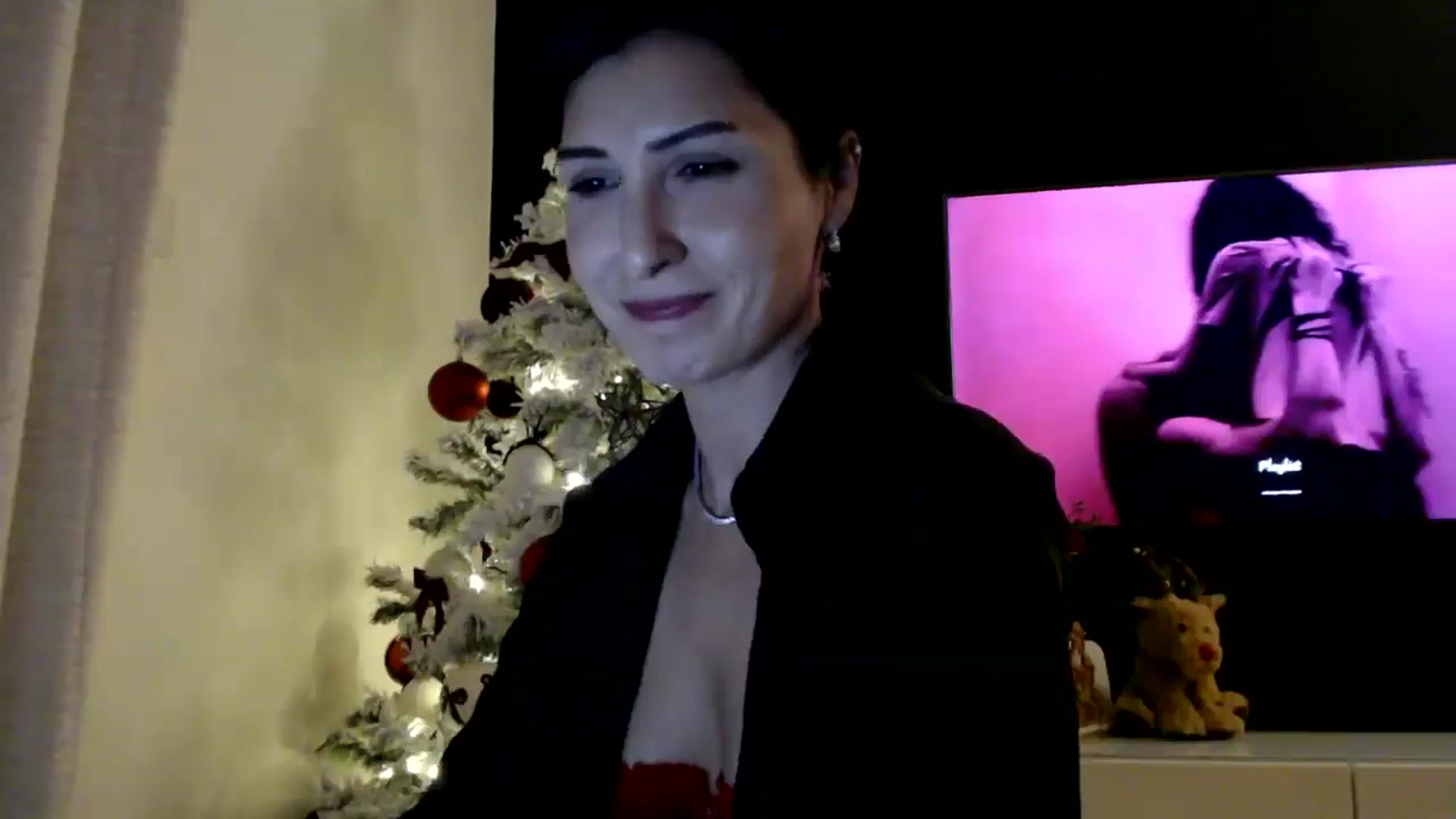 Gallery image thumbnail from Yara_77's myfreecams stream on, 12/07/2025, 17:17 image 13 of 20