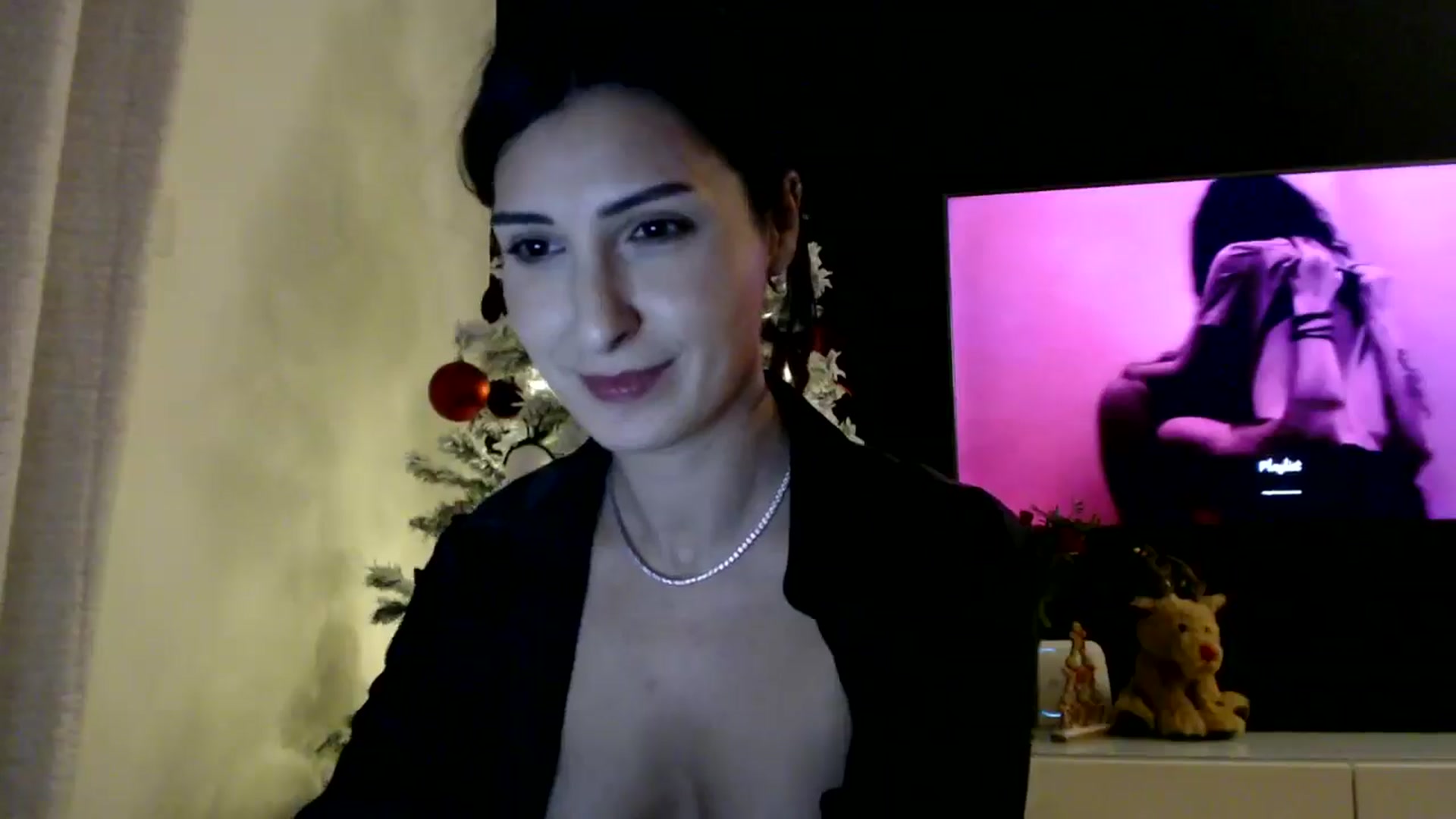 Gallery image thumbnail from Yara_77's myfreecams stream on, 12/07/2025, 17:17 image 11 of 20