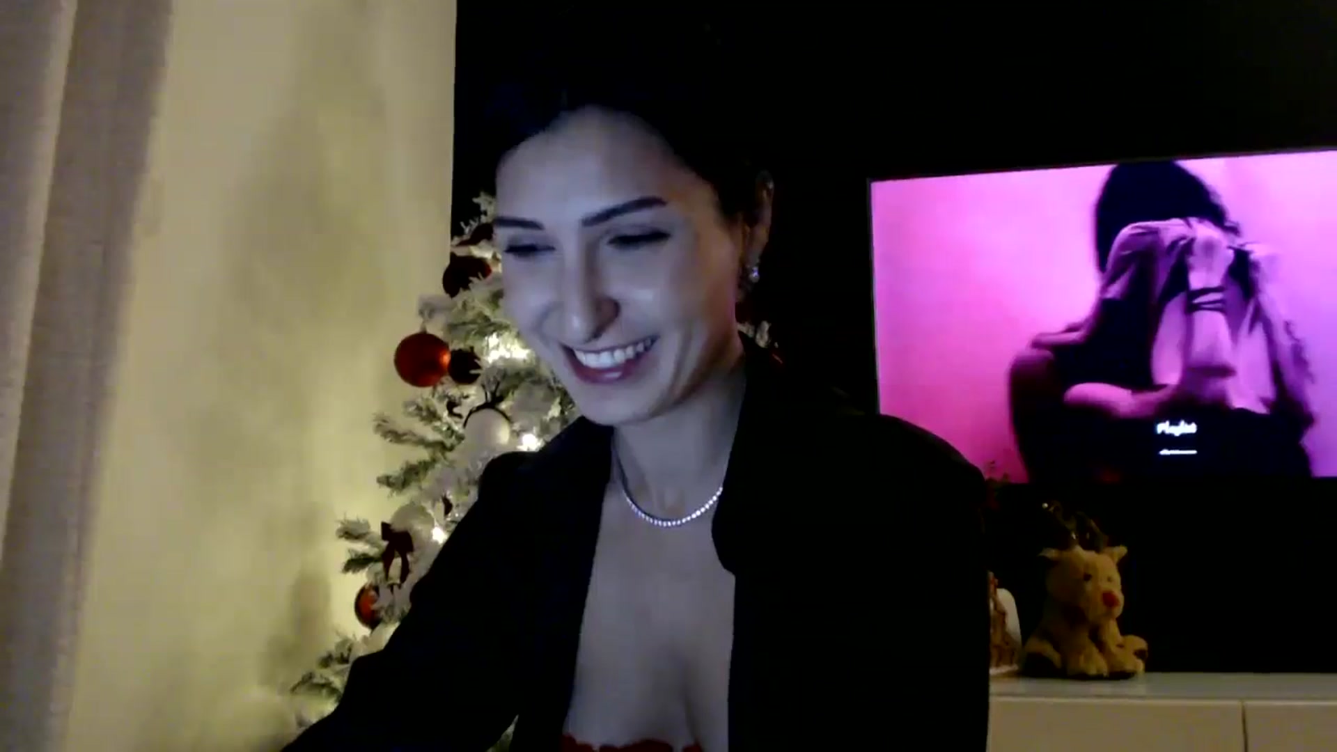 Gallery image thumbnail from Yara_77's myfreecams stream on, 12/07/2025, 17:17 image 16 of 20