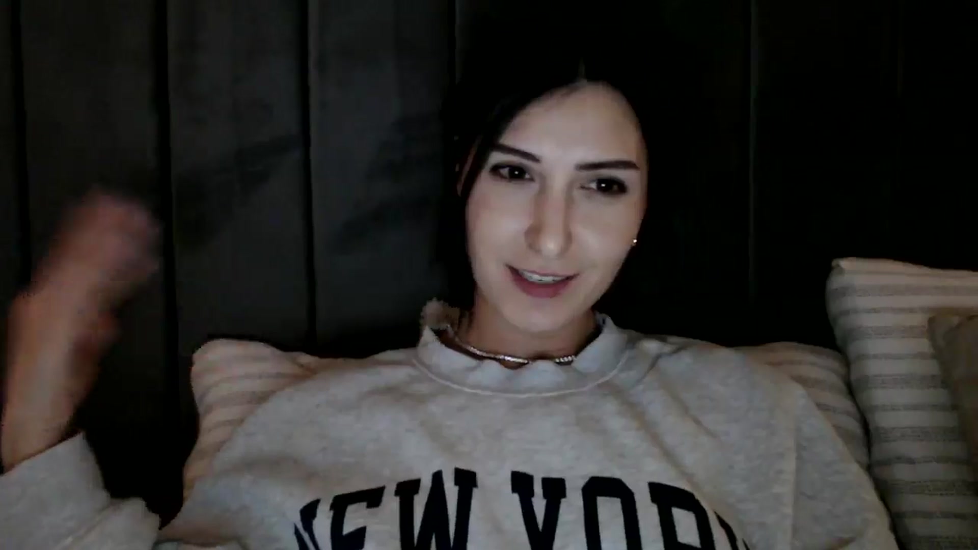 Gallery image thumbnail from Yara_77's myfreecams stream on, 12/07/2025, 20:00 image 8 of 20
