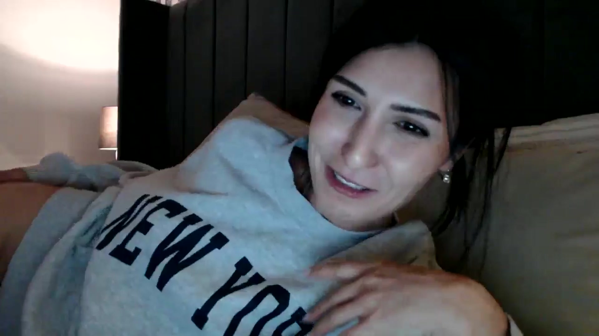 Gallery image thumbnail from Yara_77's myfreecams stream on, 12/07/2025, 20:00 image 15 of 20