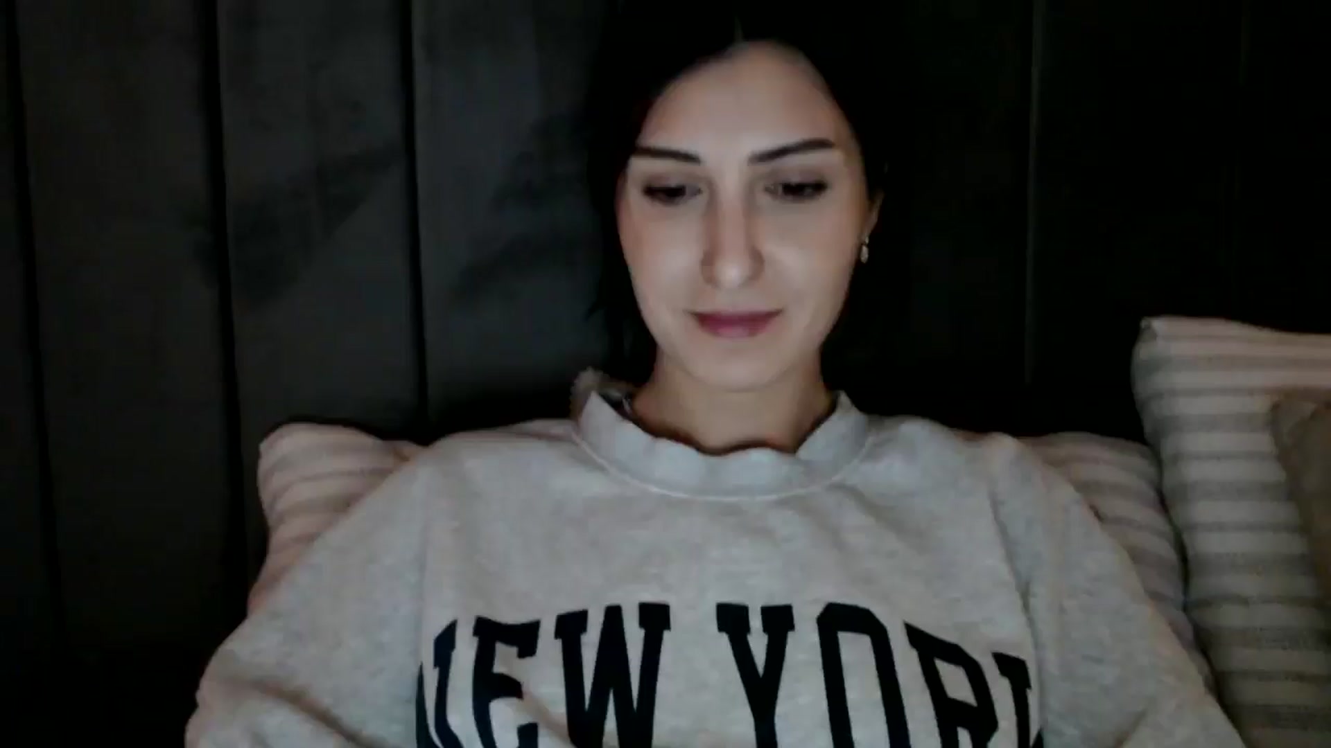 Gallery image thumbnail from Yara_77's myfreecams stream on, 12/07/2025, 20:00 image 1 of 20