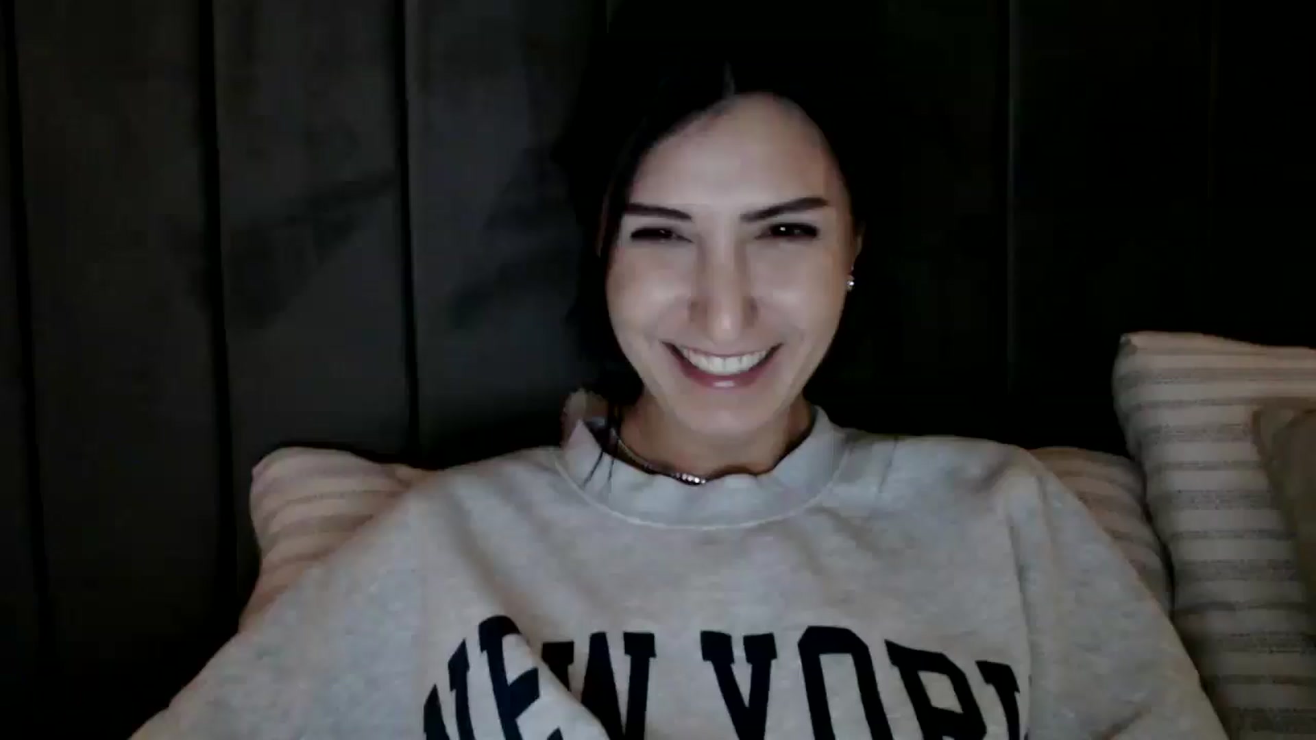 Gallery image thumbnail from Yara_77's myfreecams stream on, 12/07/2025, 20:00 image 7 of 20