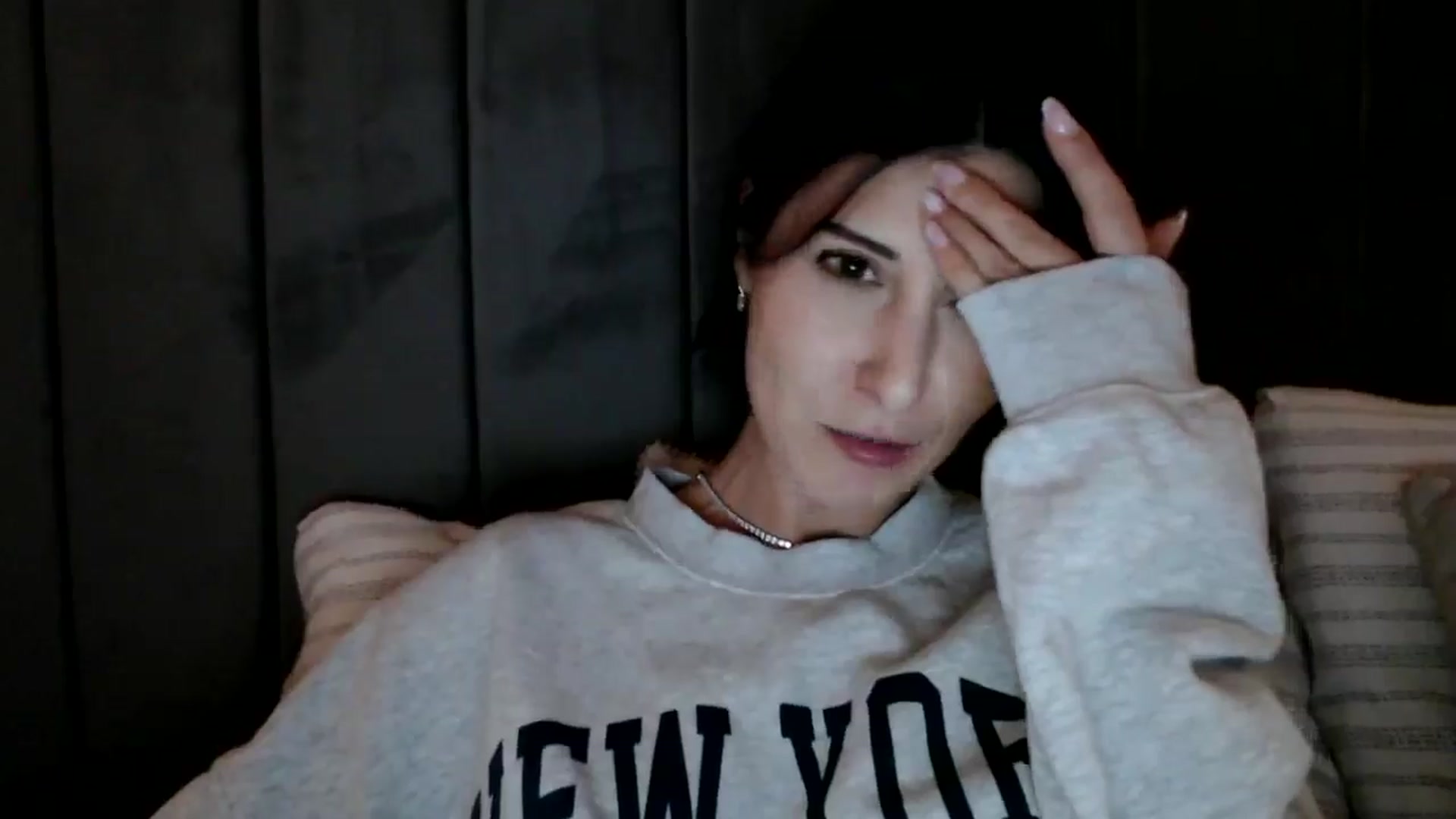 Gallery image thumbnail from Yara_77's myfreecams stream on, 12/07/2025, 20:00 image 4 of 20