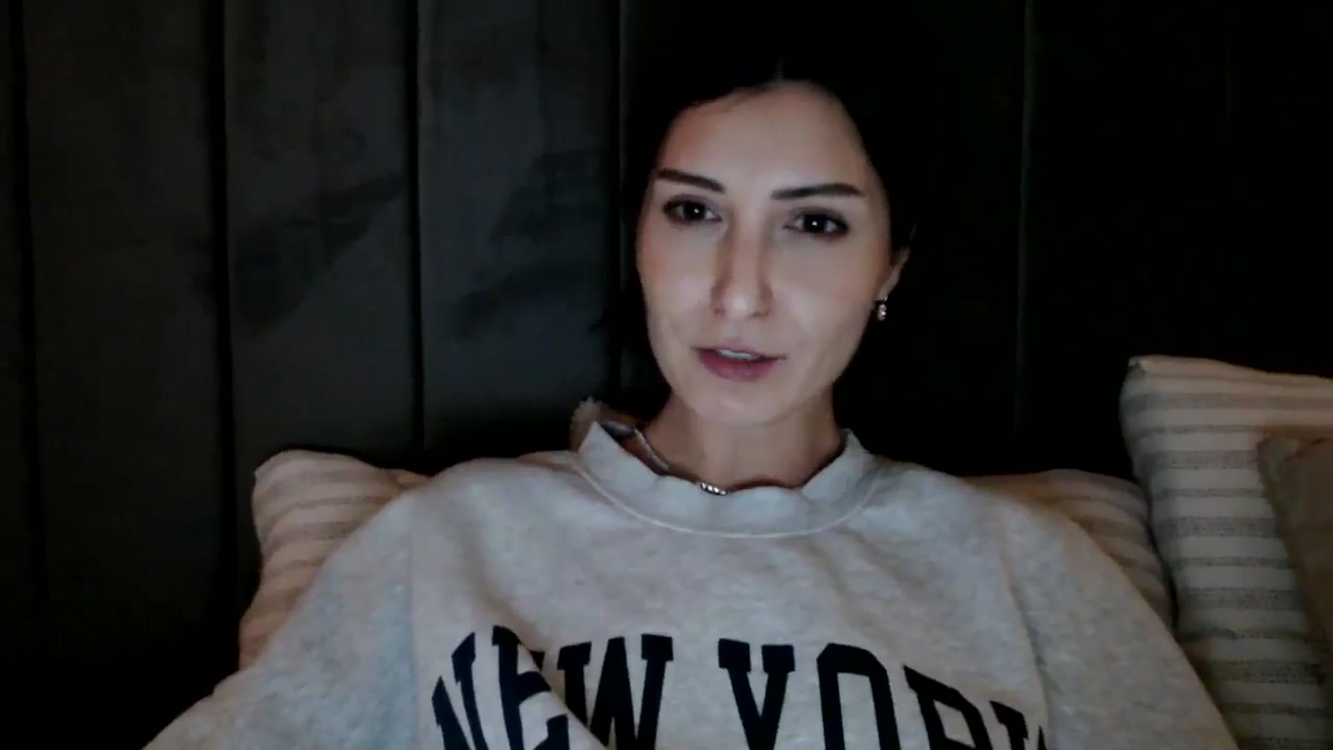 Gallery image thumbnail from Yara_77's myfreecams stream on, 12/07/2025, 20:00 image 5 of 20