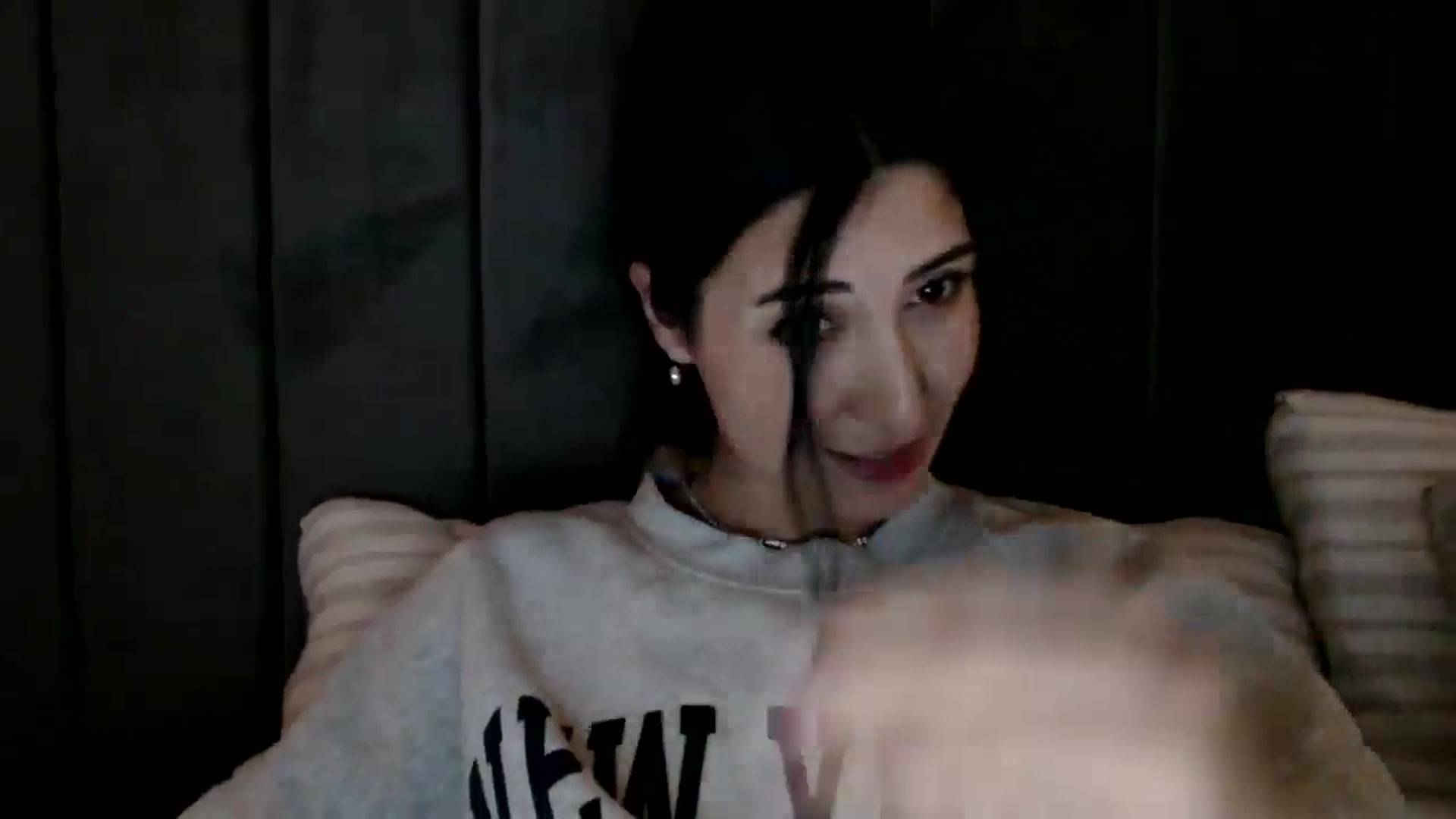 Gallery image thumbnail from Yara_77's myfreecams stream on, 12/07/2025, 20:00 image 6 of 20