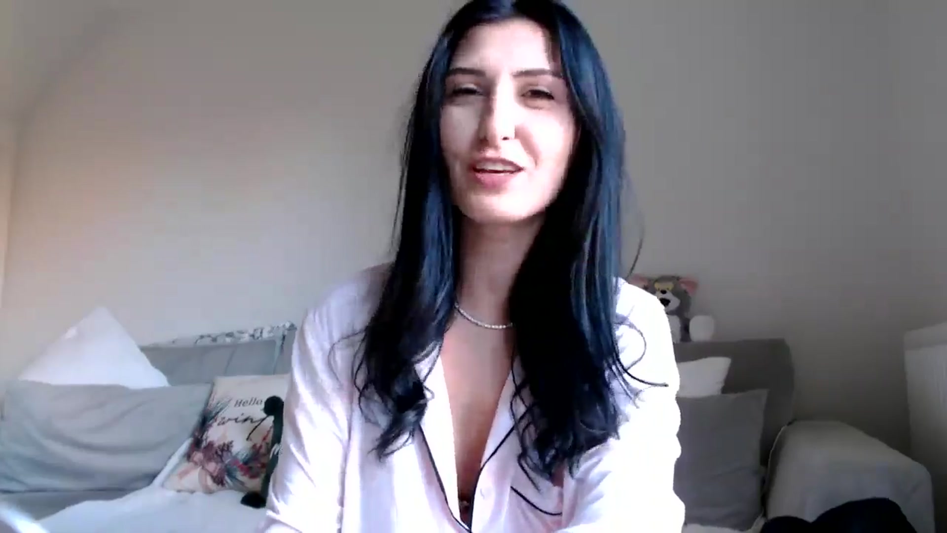 Gallery image thumbnail from Yara_77's myfreecams stream on, 12/10/2025, 11:46 image 18 of 20