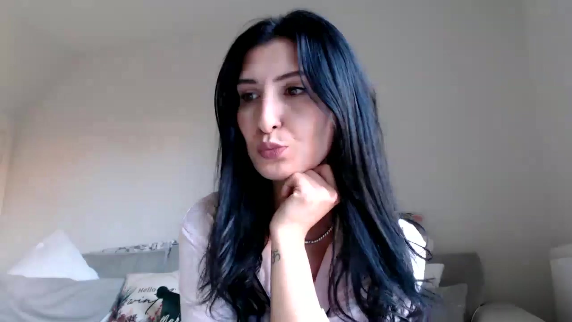Gallery image thumbnail from Yara_77's myfreecams stream on, 12/10/2025, 11:46 image 12 of 20
