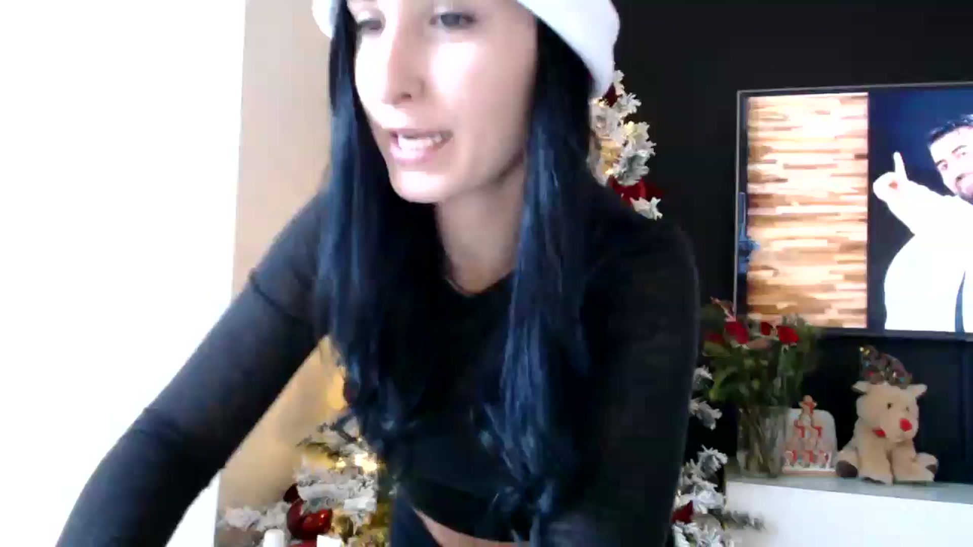 Gallery image thumbnail from Yara_77's myfreecams stream on, 12/10/2025, 13:44 image 1 of 20