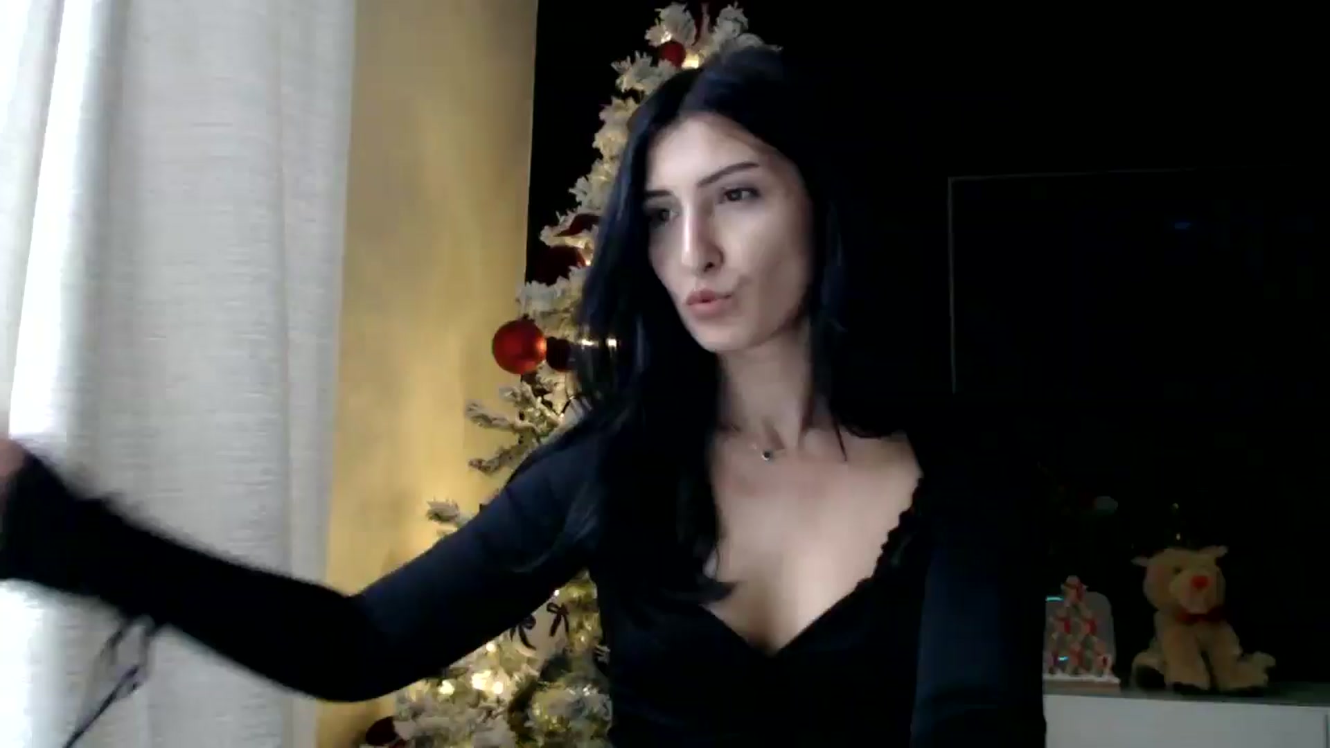 Gallery image thumbnail from Yara_77's myfreecams stream on, 12/12/2025, 13:01 image 7 of 20