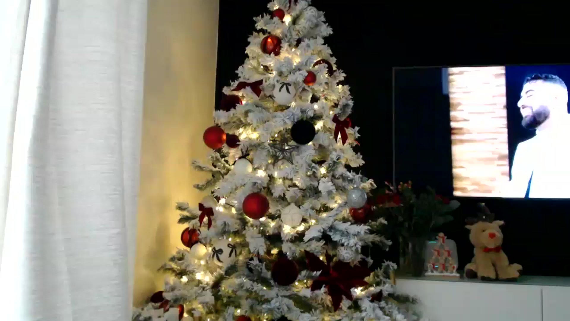 Gallery image thumbnail from Yara_77's myfreecams stream on, 12/12/2025, 13:01 image 8 of 20