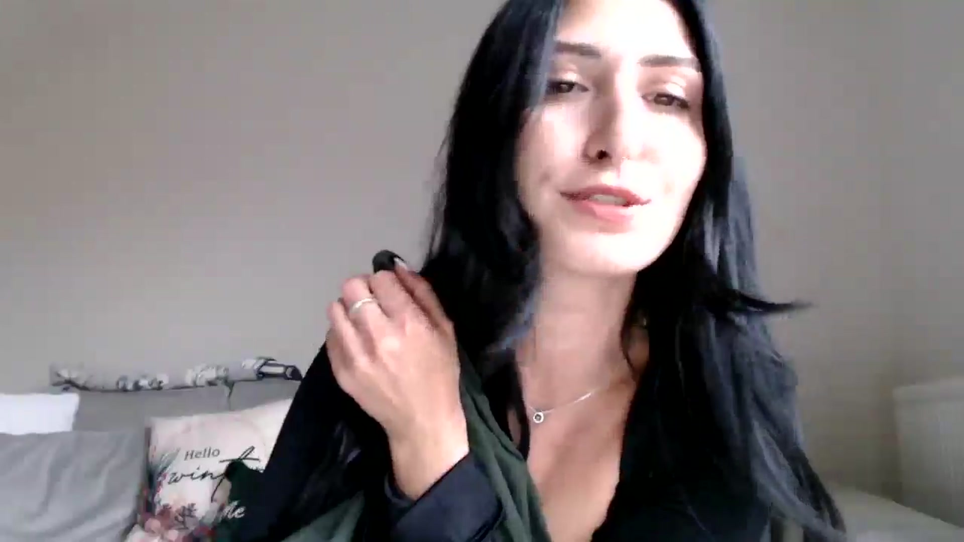 Gallery image thumbnail from Yara_77's myfreecams stream on, 12/12/2025, 13:35 image 4 of 20