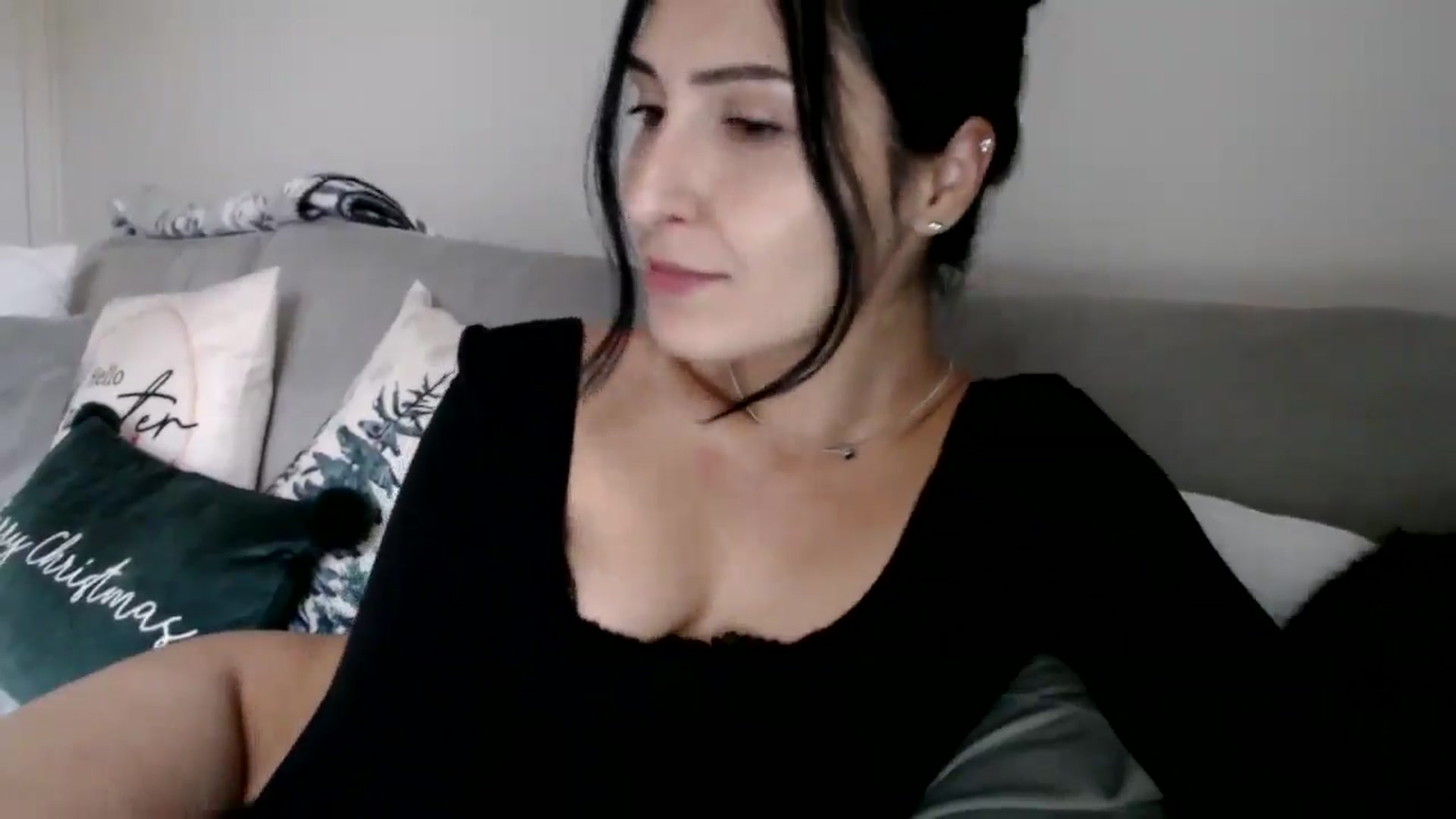 Gallery image thumbnail from Yara_77's myfreecams stream on, 12/12/2025, 15:02 image 19 of 20