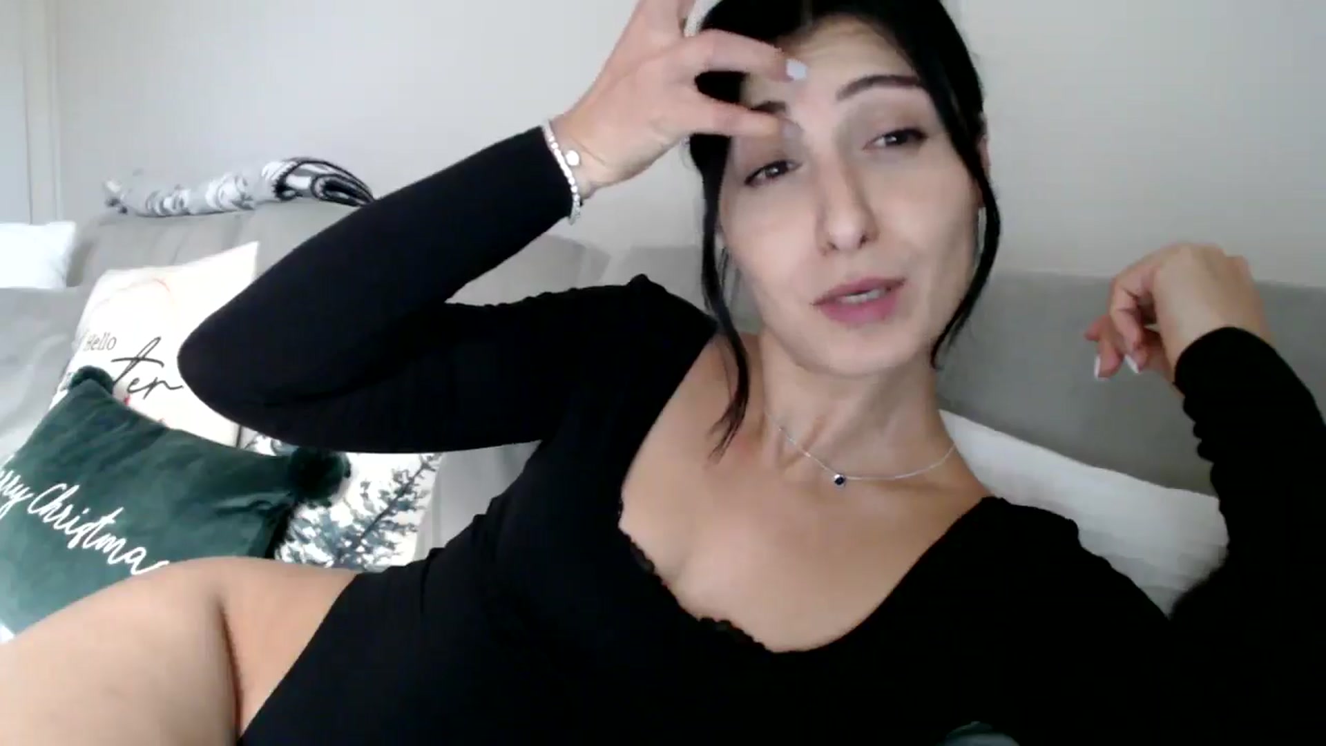 Gallery image thumbnail from Yara_77's myfreecams stream on, 12/12/2025, 15:02 image 11 of 20