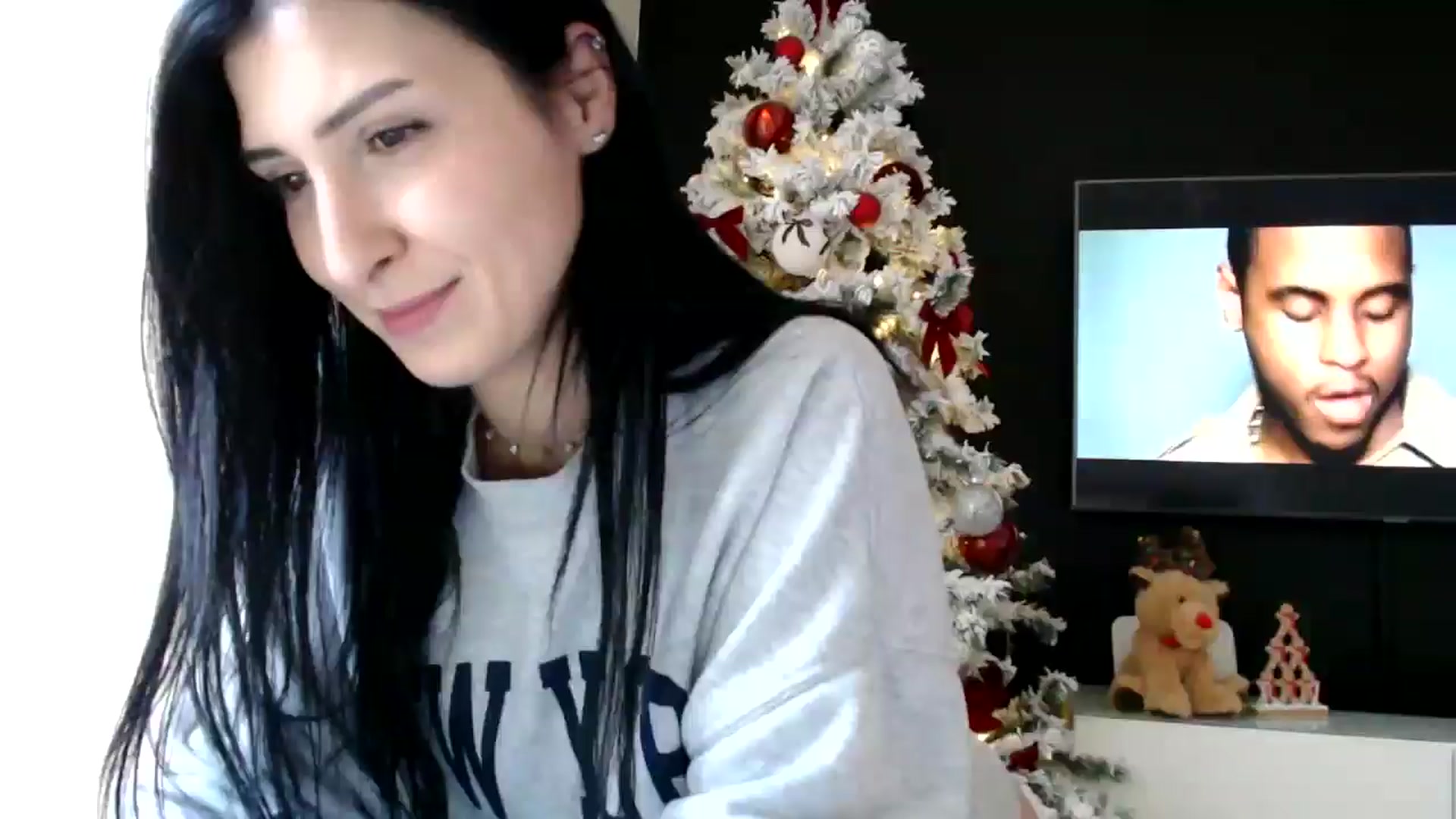 Gallery image thumbnail from Yara_77's myfreecams stream on, 12/16/2025, 14:55 image 8 of 20