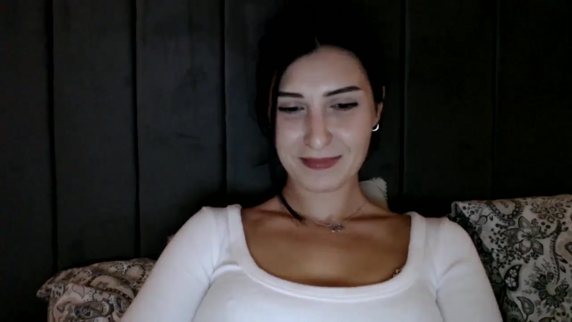 Gallery image thumbnail from Yara_77's myfreecams stream on, 12/18/2025, 13:39 image 15 of 20
