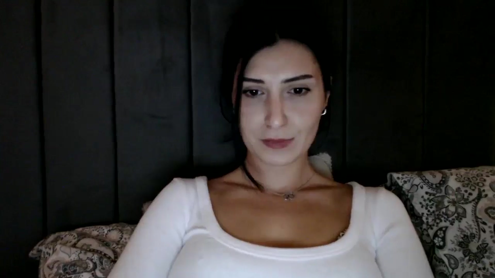 Gallery image thumbnail from Yara_77's myfreecams stream on, 12/18/2025, 13:39 image 18 of 20