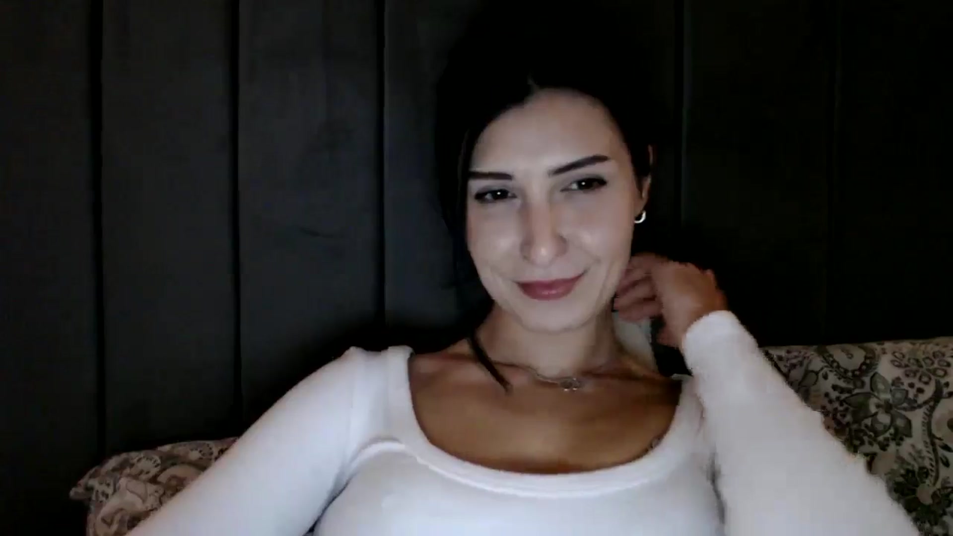 Gallery image thumbnail from Yara_77's myfreecams stream on, 12/18/2025, 13:39 image 14 of 20