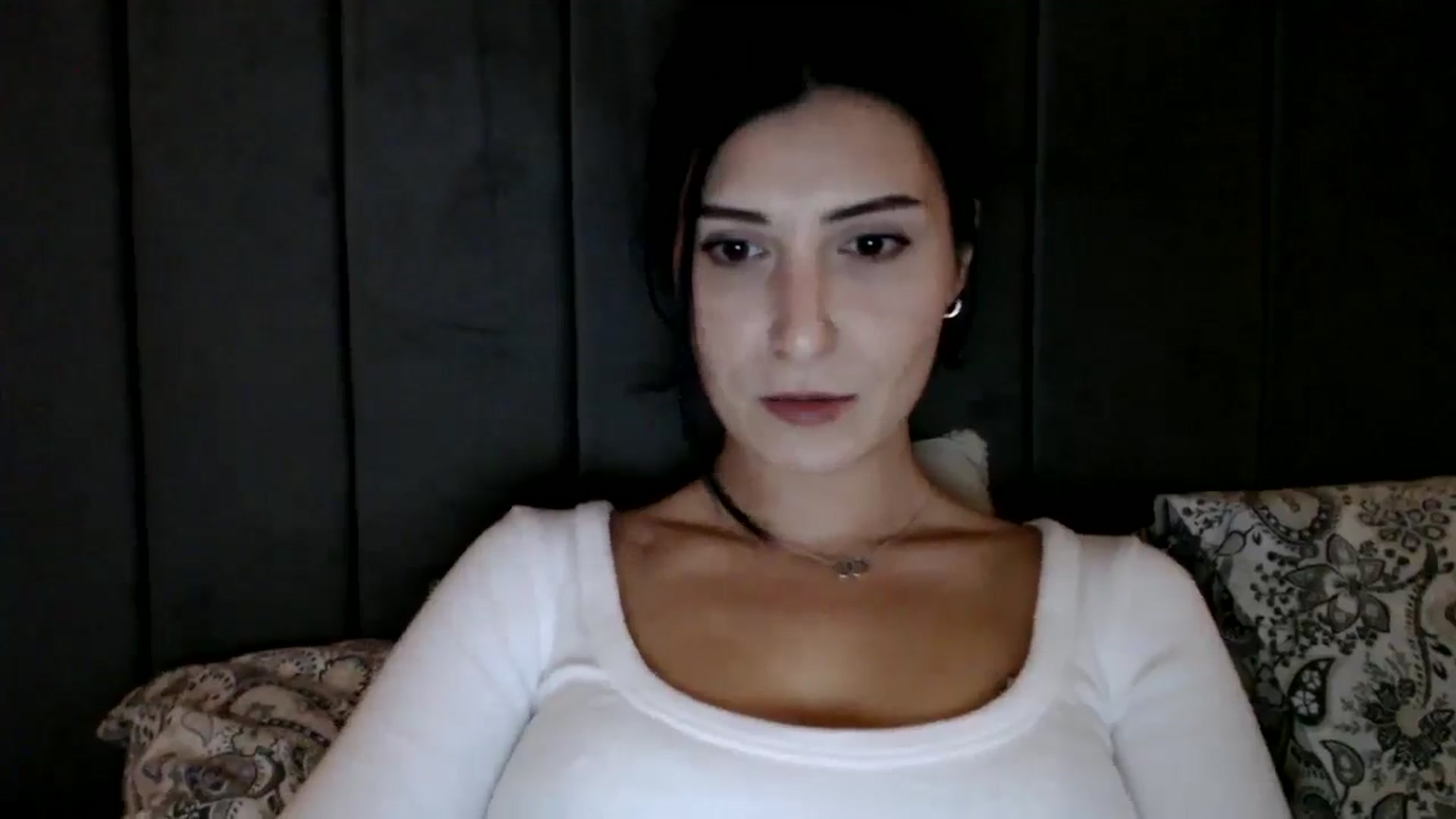 Gallery image thumbnail from Yara_77's myfreecams stream on, 12/18/2025, 13:39 image 11 of 20