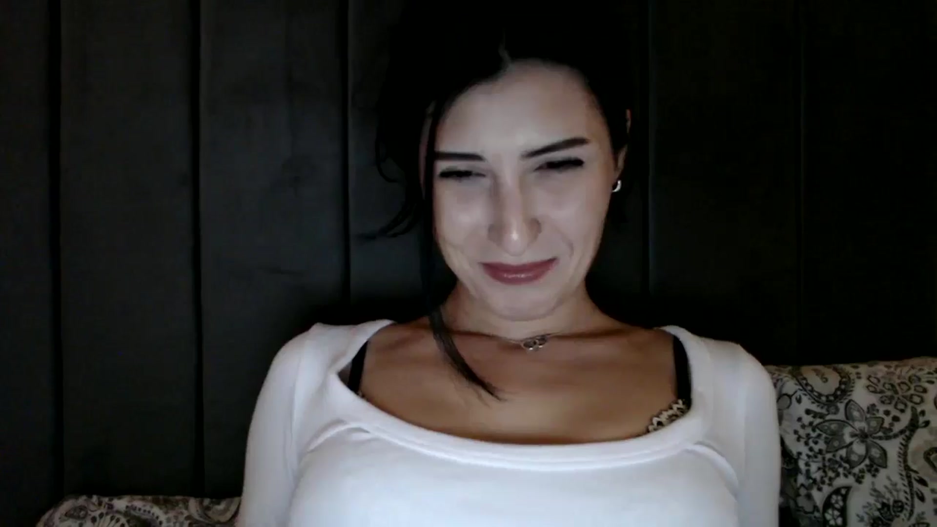 Gallery image thumbnail from Yara_77's myfreecams stream on, 12/18/2025, 13:39 image 2 of 20