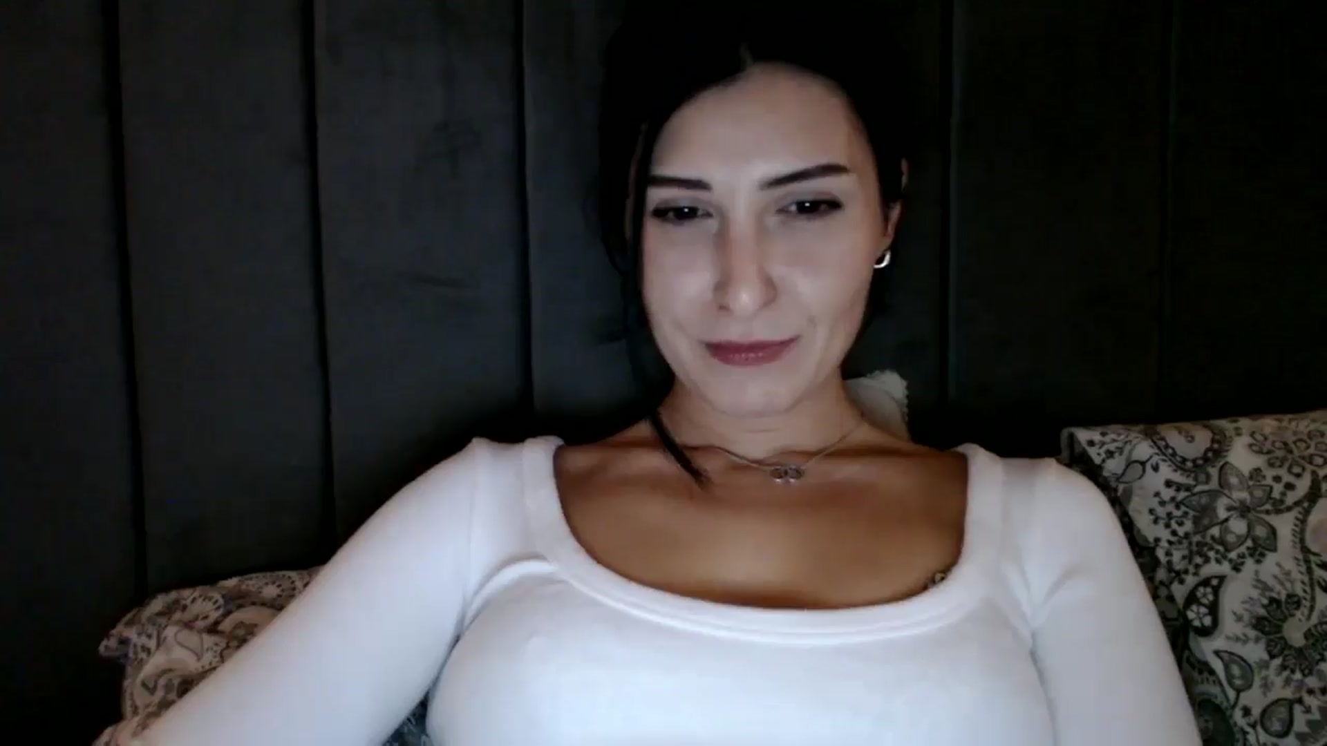 Gallery image thumbnail from Yara_77's myfreecams stream on, 12/18/2025, 13:39 image 13 of 20