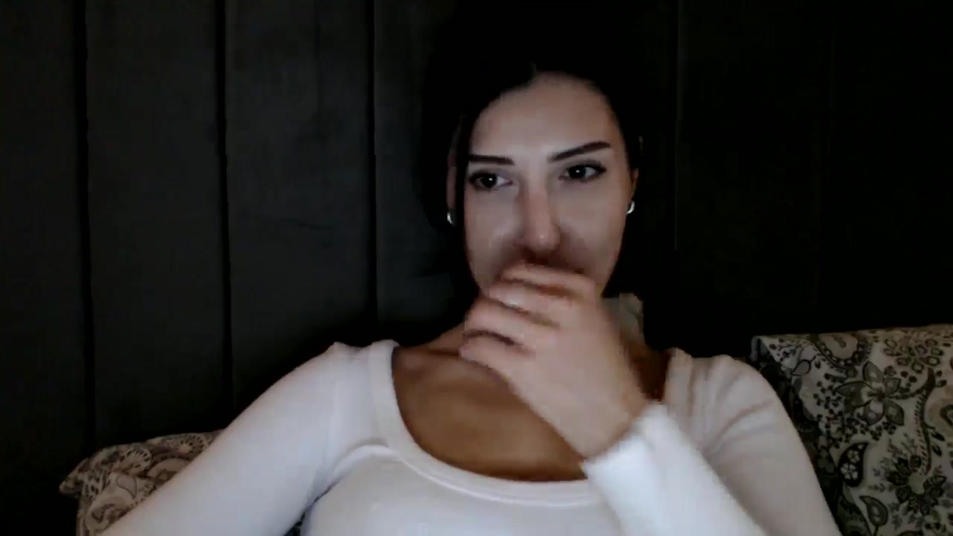 Gallery image thumbnail from Yara_77's myfreecams stream on, 12/18/2025, 13:39 image 12 of 20