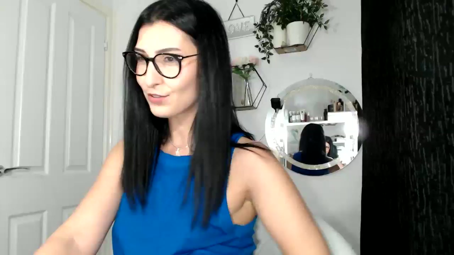 Gallery image thumbnail from Yara_77's myfreecams stream on, 01/14/2026, 16:06 image 2 of 20