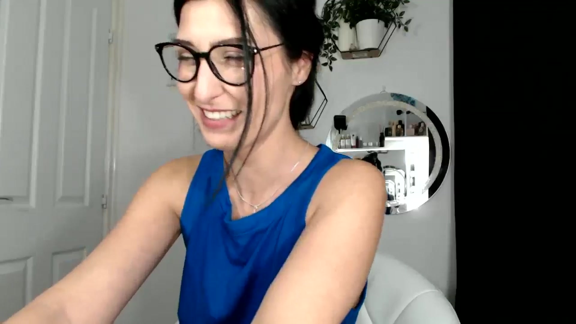 Gallery image thumbnail from Yara_77's myfreecams stream on, 01/14/2026, 16:06 image 13 of 20