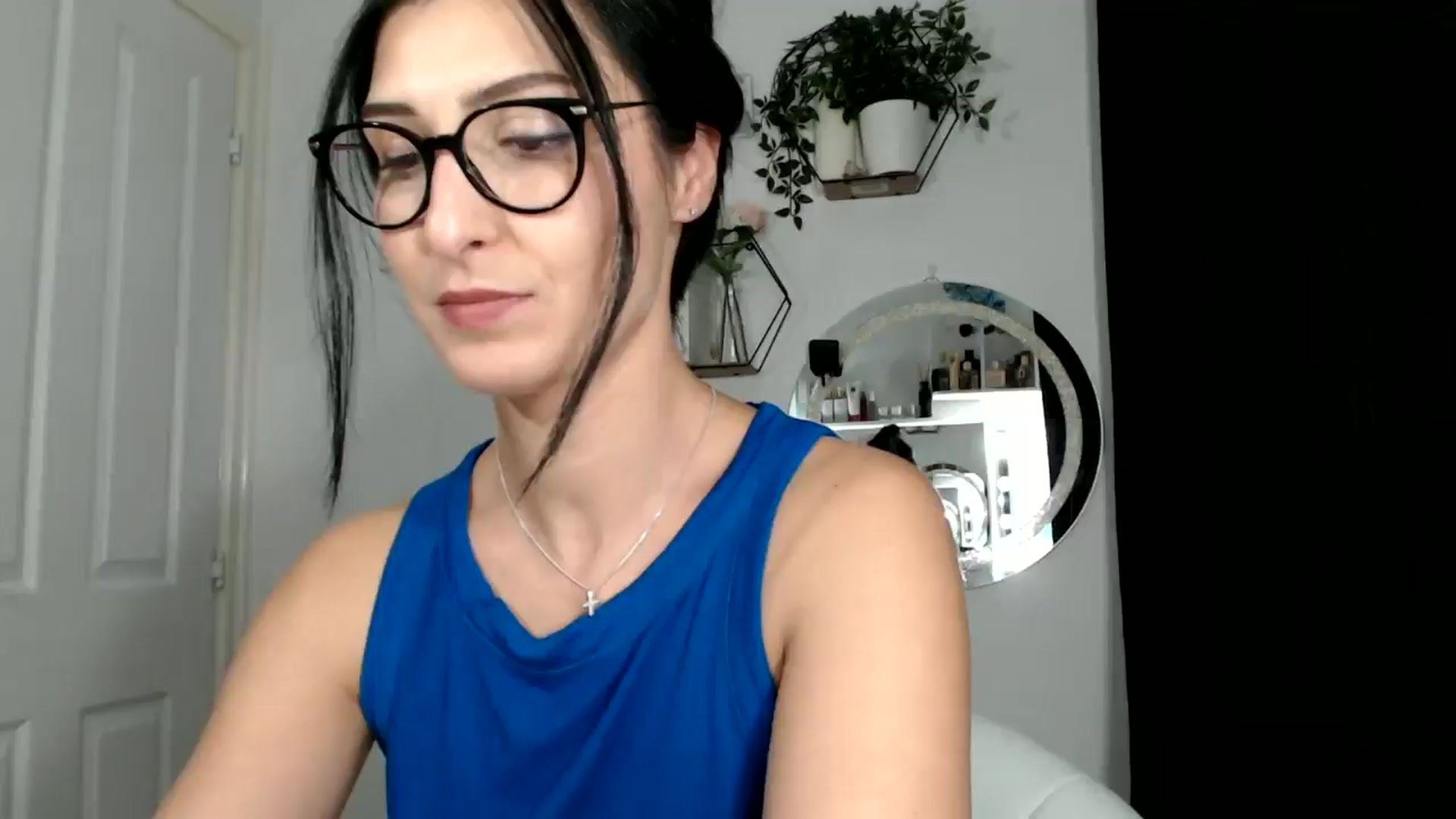 Gallery image thumbnail from Yara_77's myfreecams stream on, 01/14/2026, 16:06 image 10 of 20