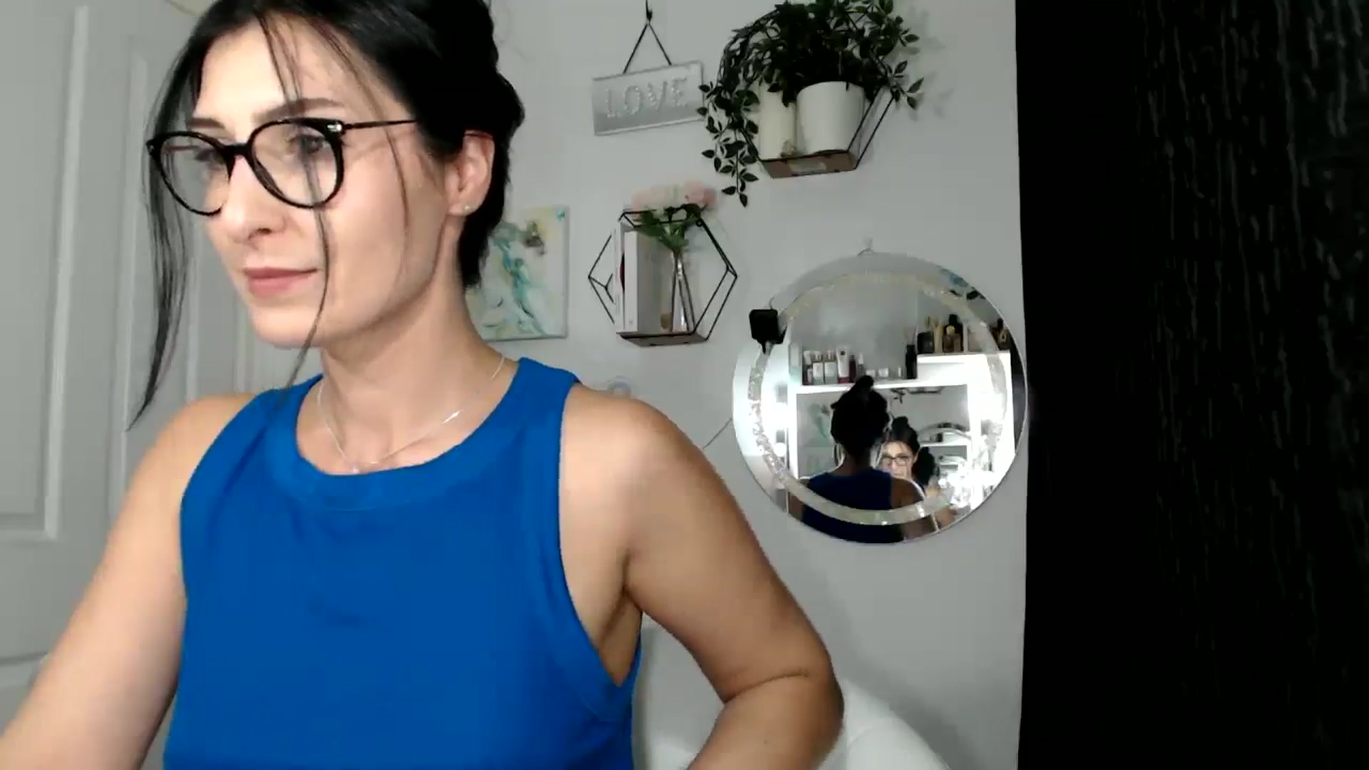 Gallery image thumbnail from Yara_77's myfreecams stream on, 01/14/2026, 16:06 image 7 of 20