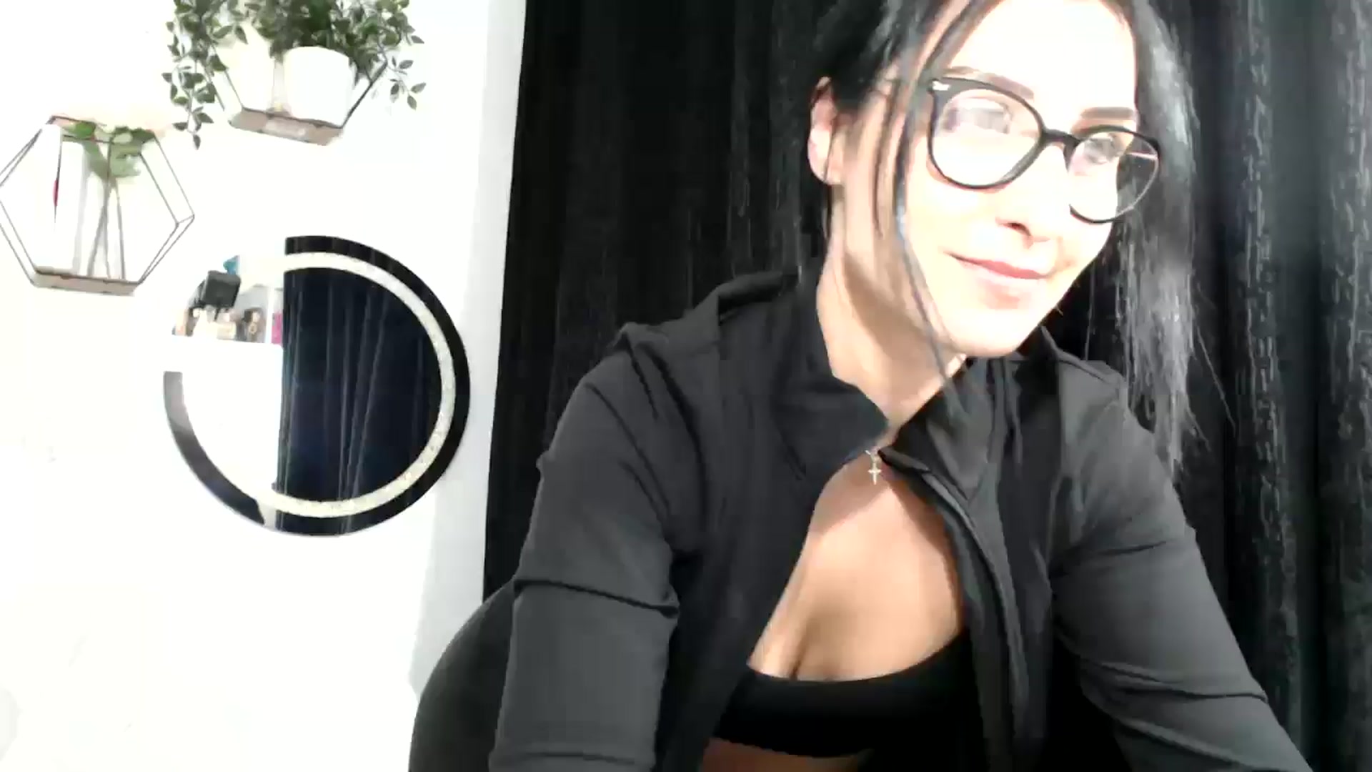 Gallery image thumbnail from Yara_77's myfreecams stream on, 01/14/2026, 18:36 image 12 of 20