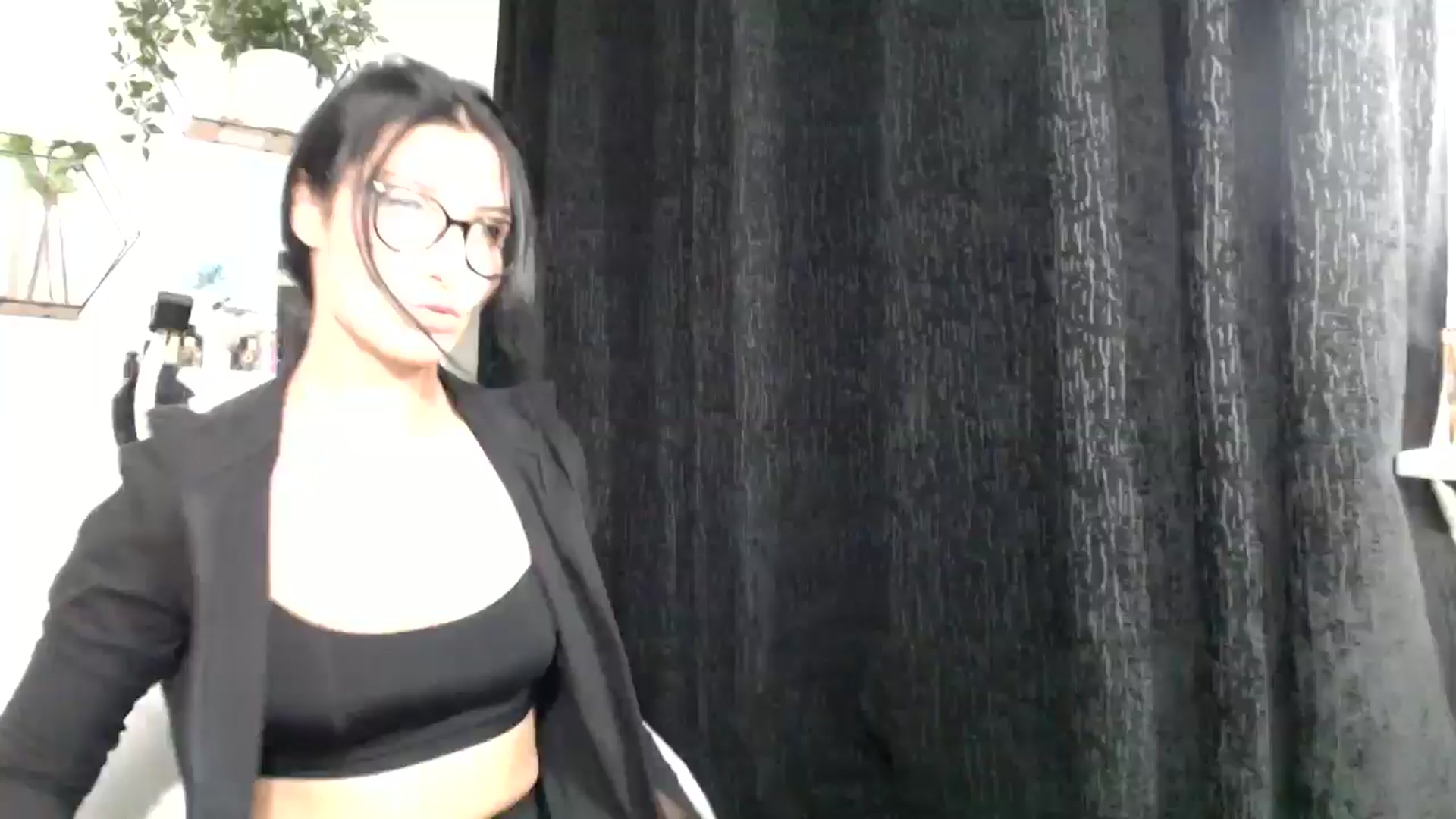 Gallery image thumbnail from Yara_77's myfreecams stream on, 01/14/2026, 18:36 image 19 of 20