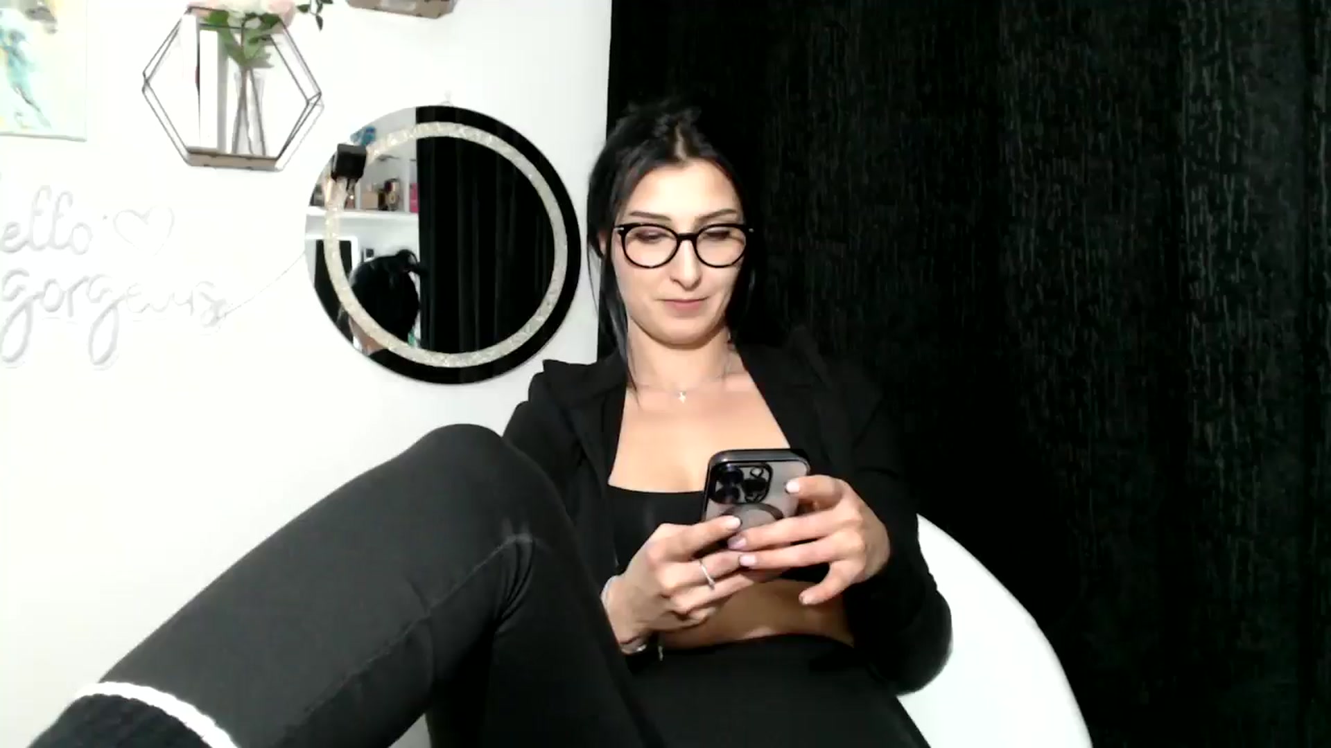 Gallery image thumbnail from Yara_77's myfreecams stream on, 01/14/2026, 19:41 image 6 of 20