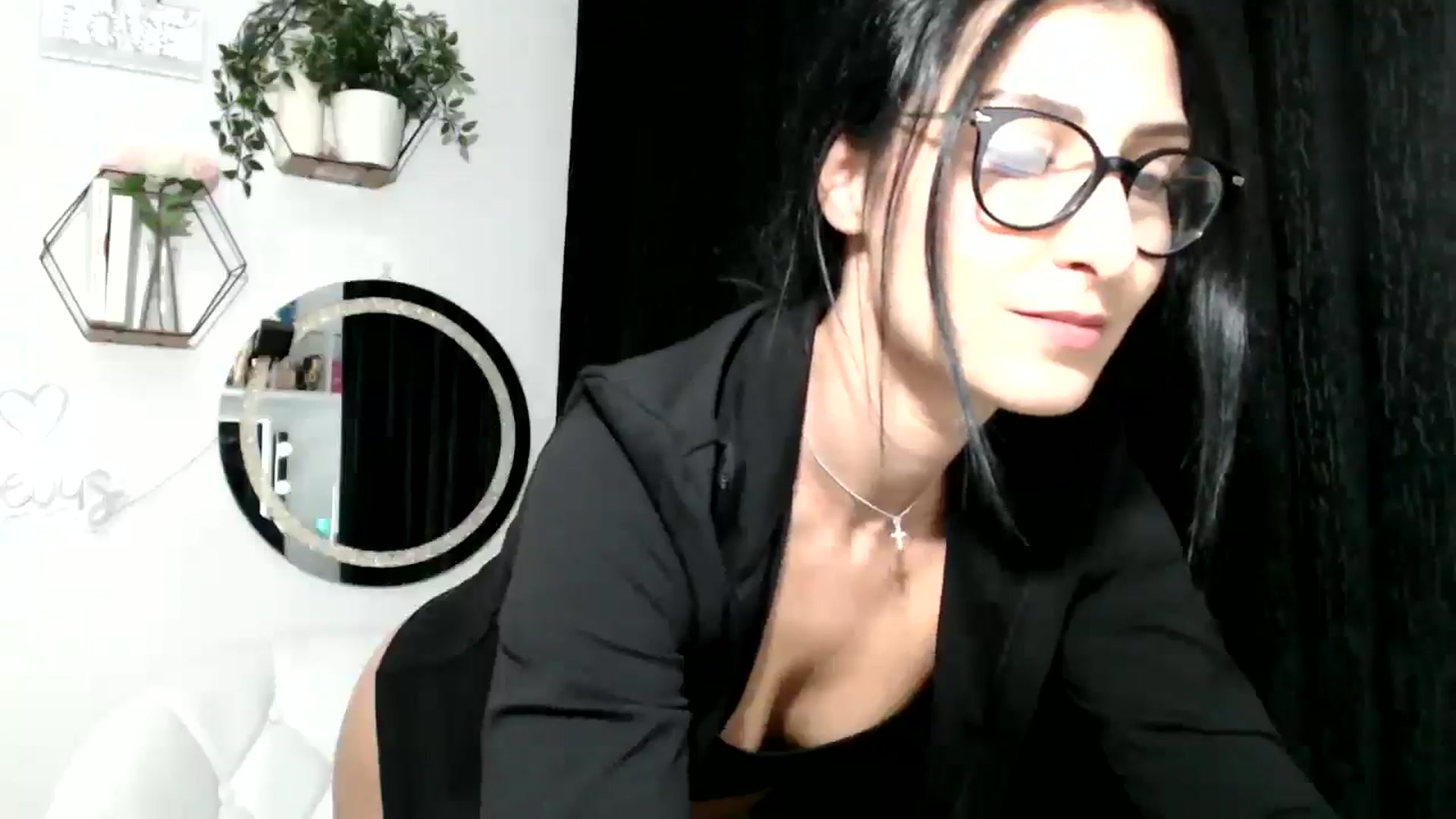 Gallery image thumbnail from Yara_77's myfreecams stream on, 01/14/2026, 19:41 image 4 of 20