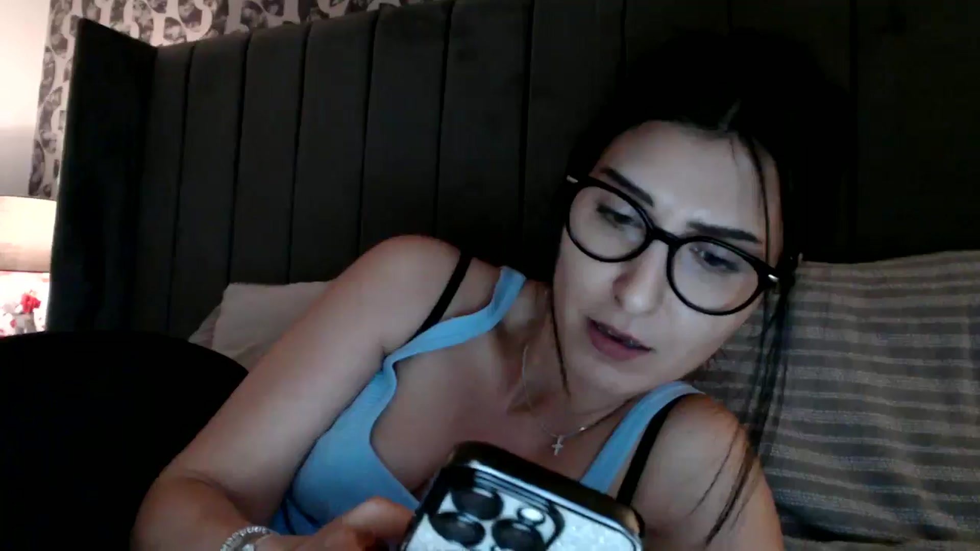 Gallery image thumbnail from Yara_77's myfreecams stream on, 01/15/2026, 15:58 image 6 of 20