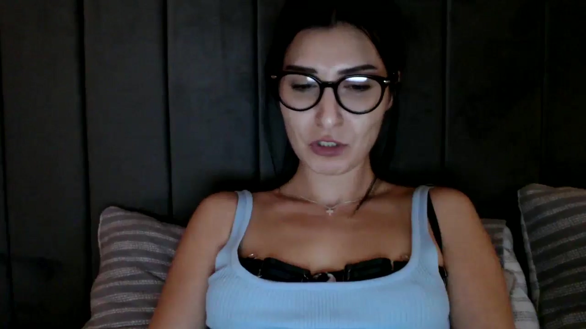 Gallery image thumbnail from Yara_77's myfreecams stream on, 01/15/2026, 15:58 image 9 of 20