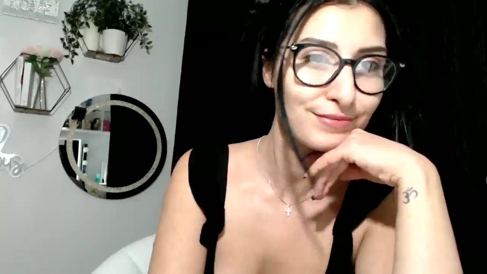 Gallery image thumbnail from Yara_77's myfreecams stream on, 01/15/2026, 16:42 image 6 of 20