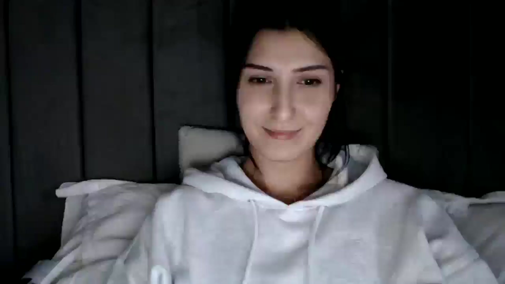 Gallery image thumbnail from Yara_77's myfreecams stream on, 02/01/2026, 15:08 image 19 of 20