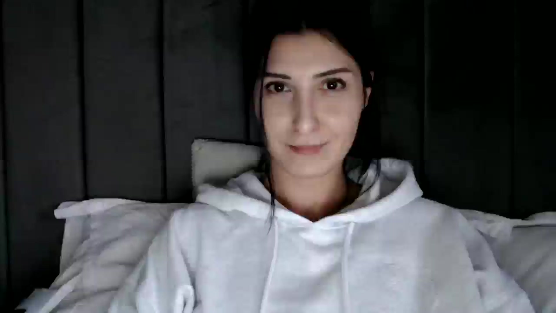Gallery image thumbnail from Yara_77's myfreecams stream on, 02/01/2026, 15:08 image 18 of 20